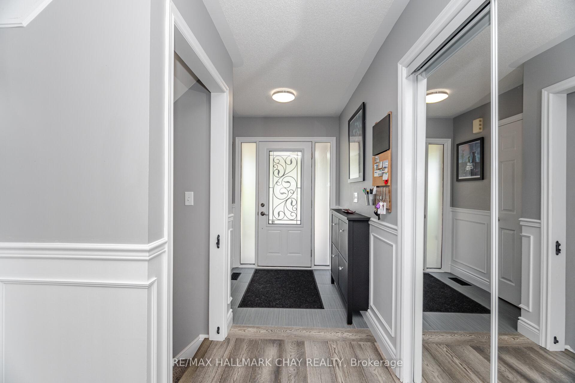 Photo 6 of 114 Cauthers Crescent, New Tecumseth, Alliston — HOMEH