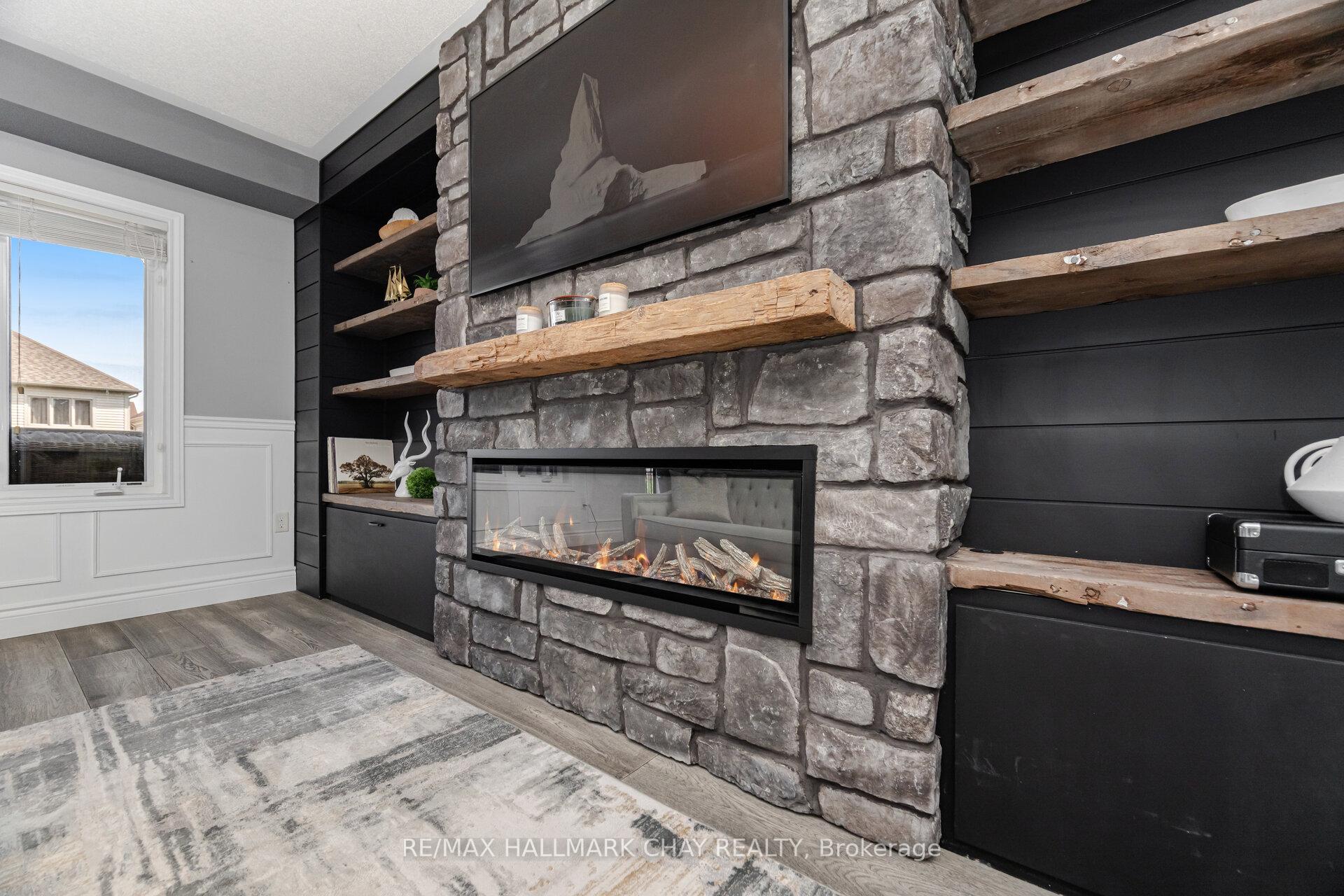 Photo 14 of 114 Cauthers Crescent, New Tecumseth, Alliston — HOMEH