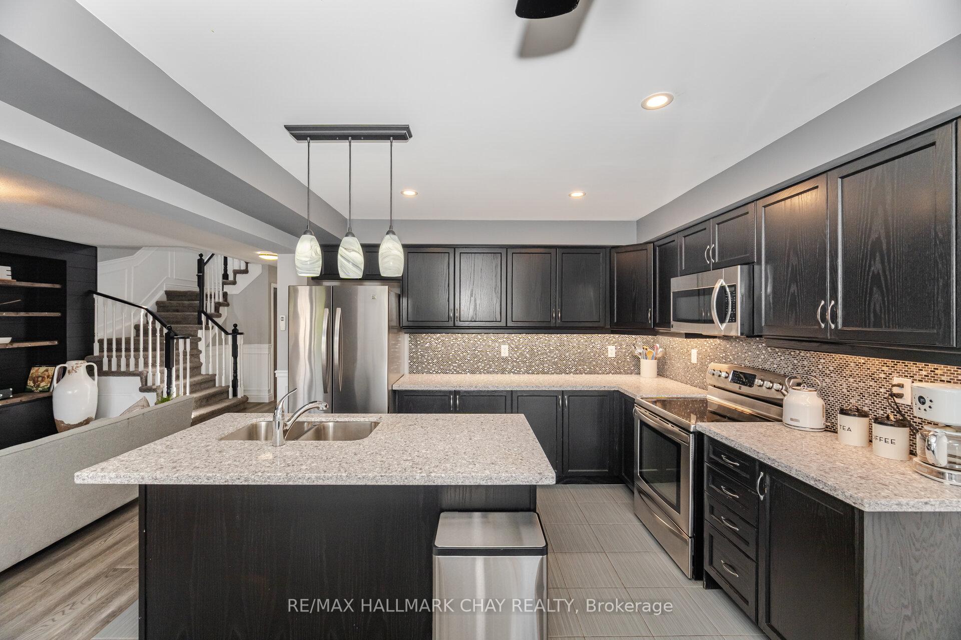 Photo 26 of 114 Cauthers Crescent, New Tecumseth, Alliston — HOMEH