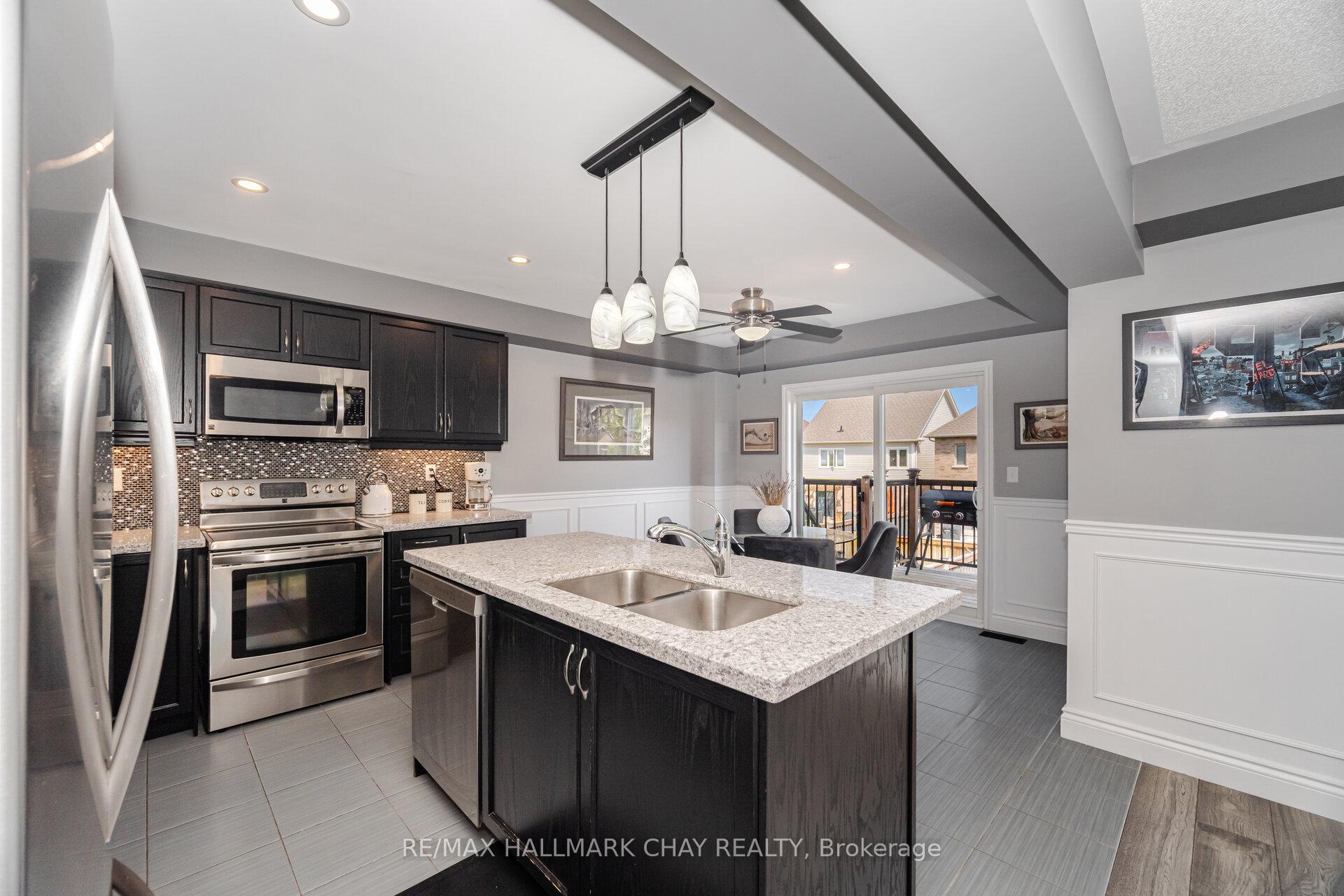 Photo 18 of 114 Cauthers Crescent, New Tecumseth, Alliston — HOMEH