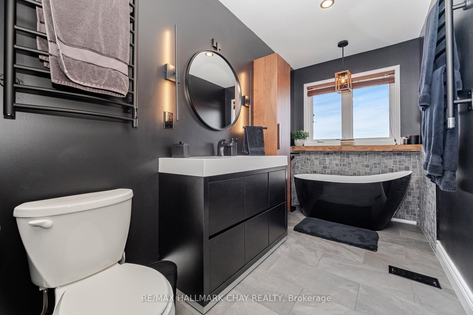 Photo 15 of 114 Cauthers Crescent, New Tecumseth, Alliston — HOMEH