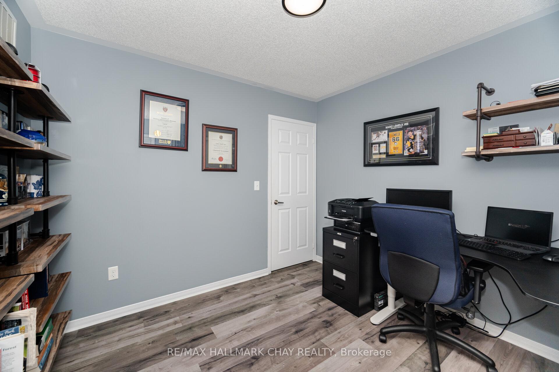 Photo 20 of 114 Cauthers Crescent, New Tecumseth, Alliston — HOMEH