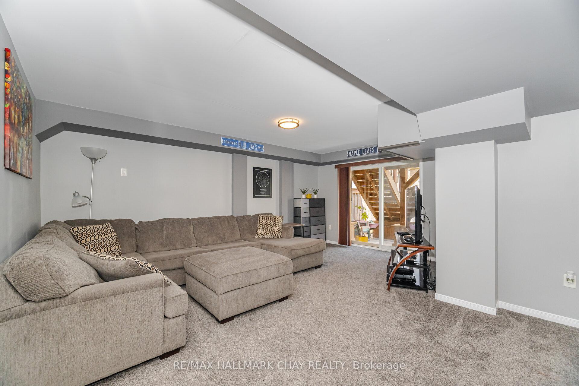 Photo 37 of 114 Cauthers Crescent, New Tecumseth, Alliston — HOMEH