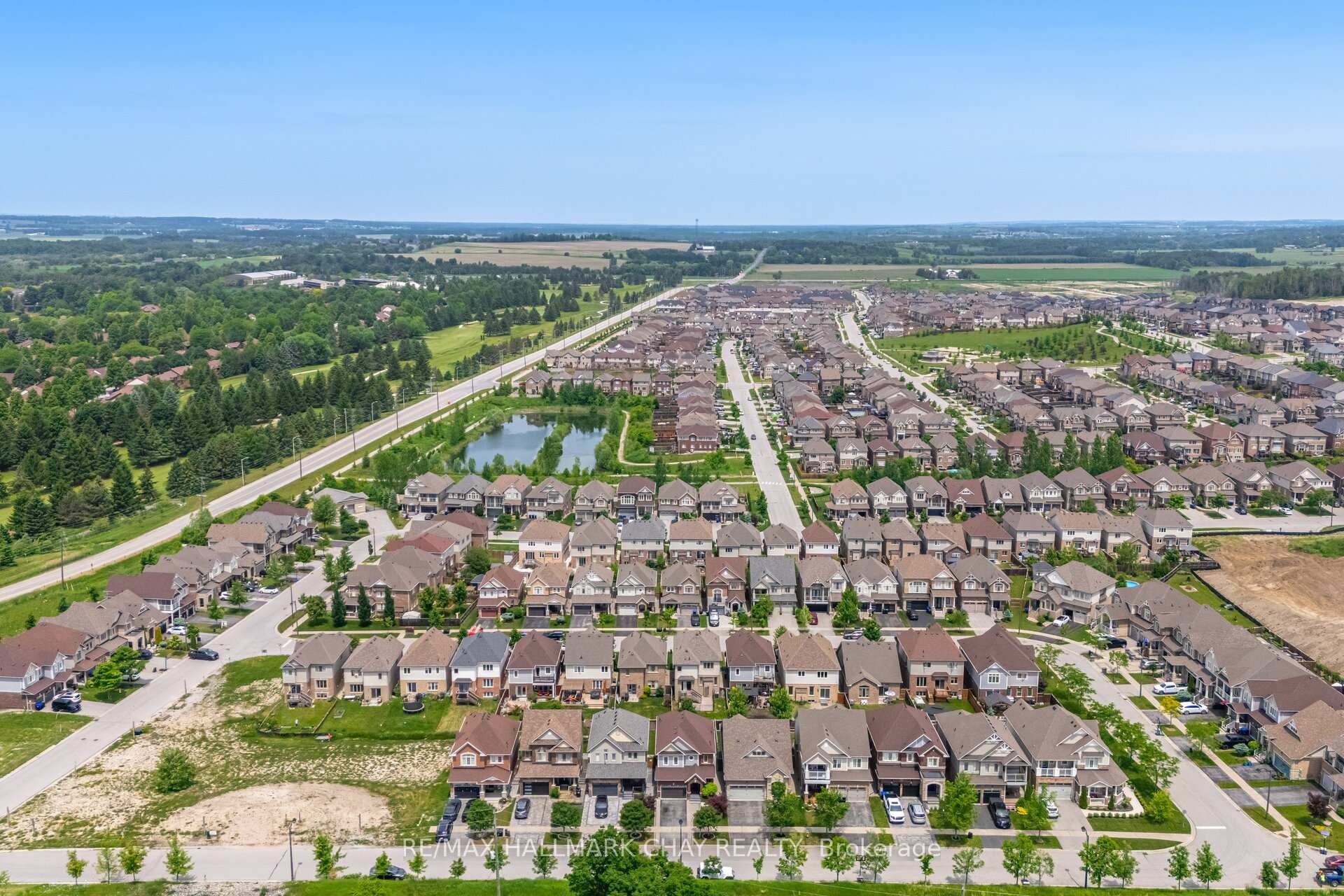 Photo 38 of 114 Cauthers Crescent, New Tecumseth, Alliston — HOMEH