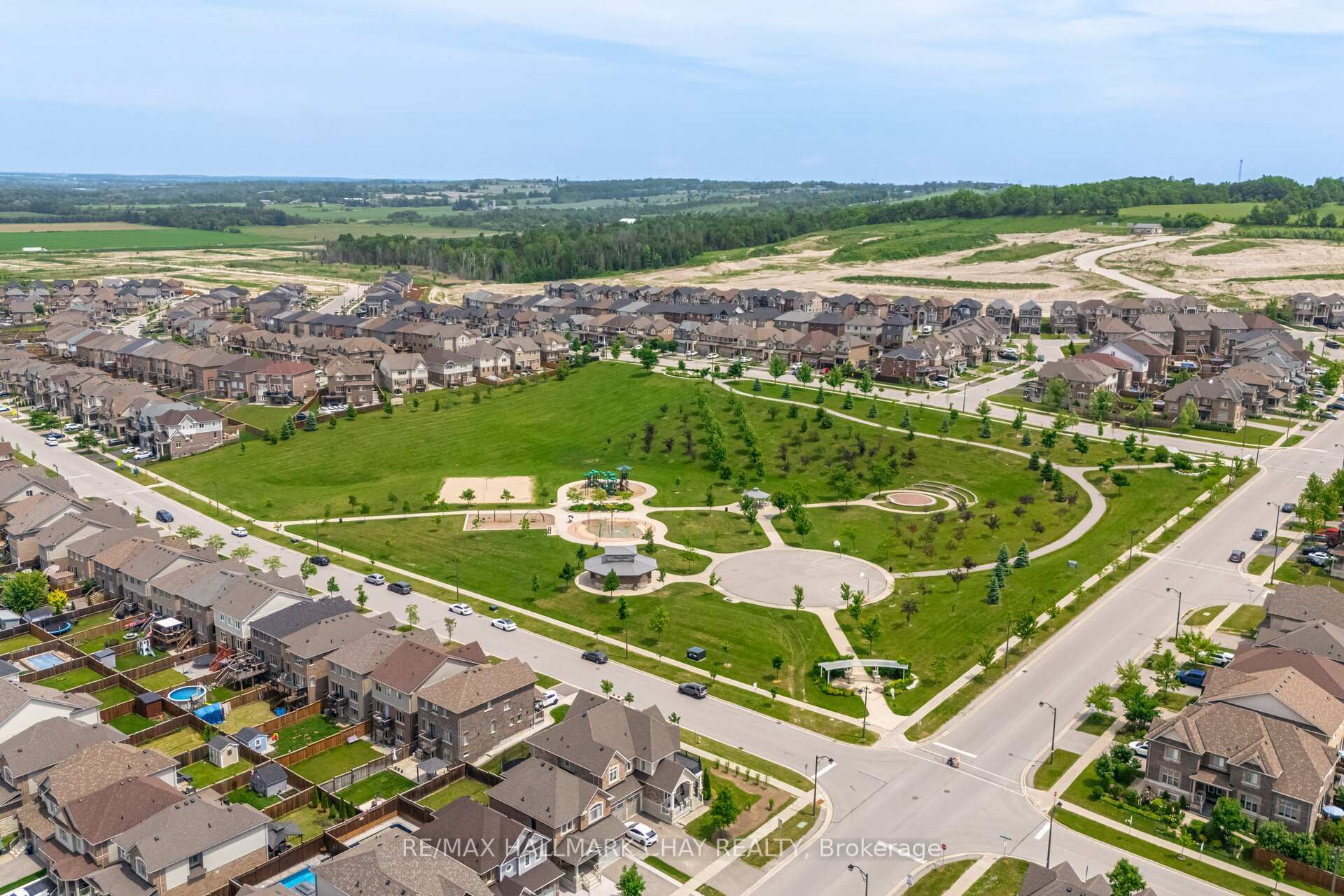 Photo 50 of 114 Cauthers Crescent, New Tecumseth, Alliston — HOMEH