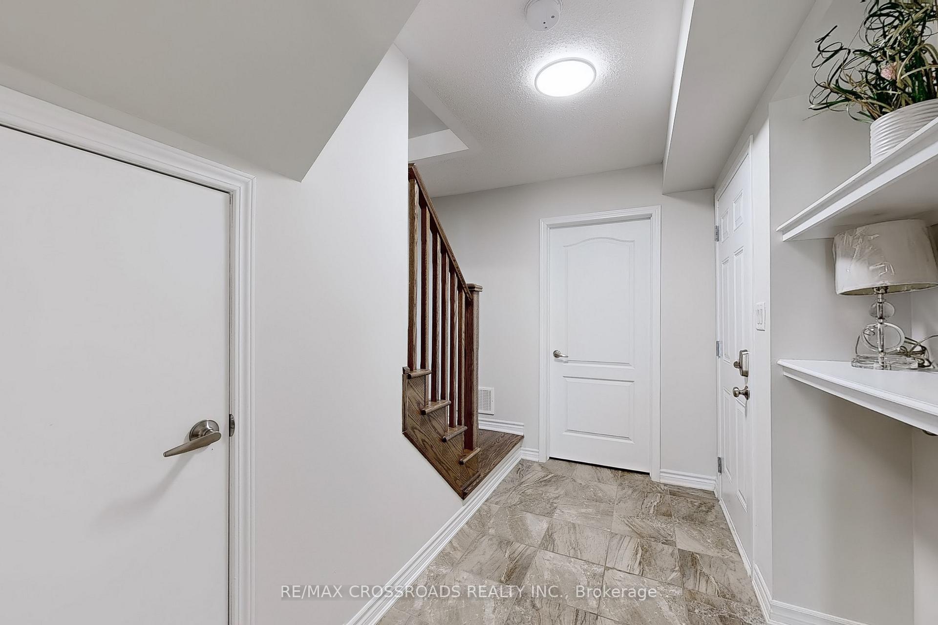 Photo 8 of 90 Minlow Way, Aurora, Rural Aurora — HOMEH