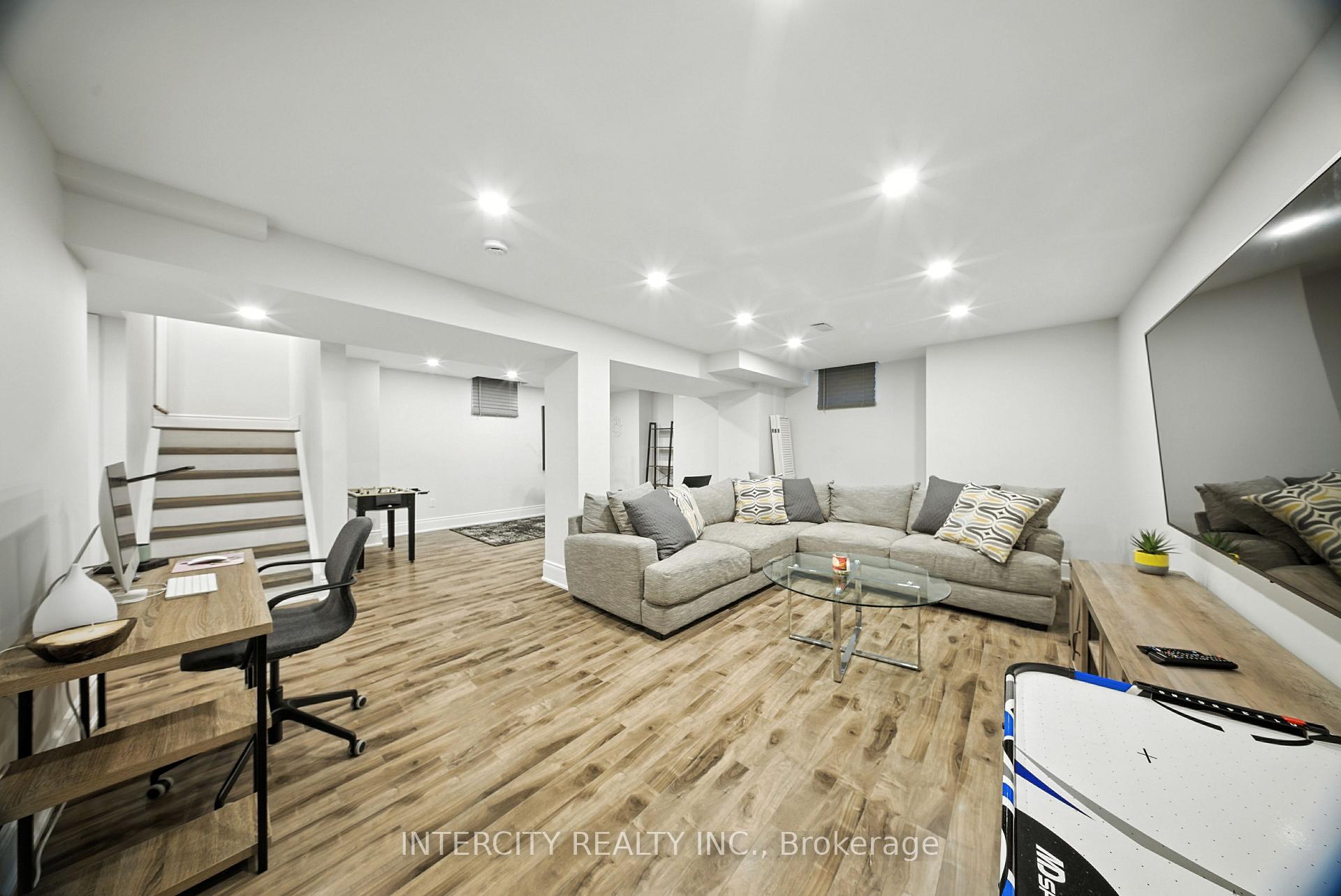 Photo 19 of 74 Terme Avenue, Vaughan, Vellore Village — HOMEH