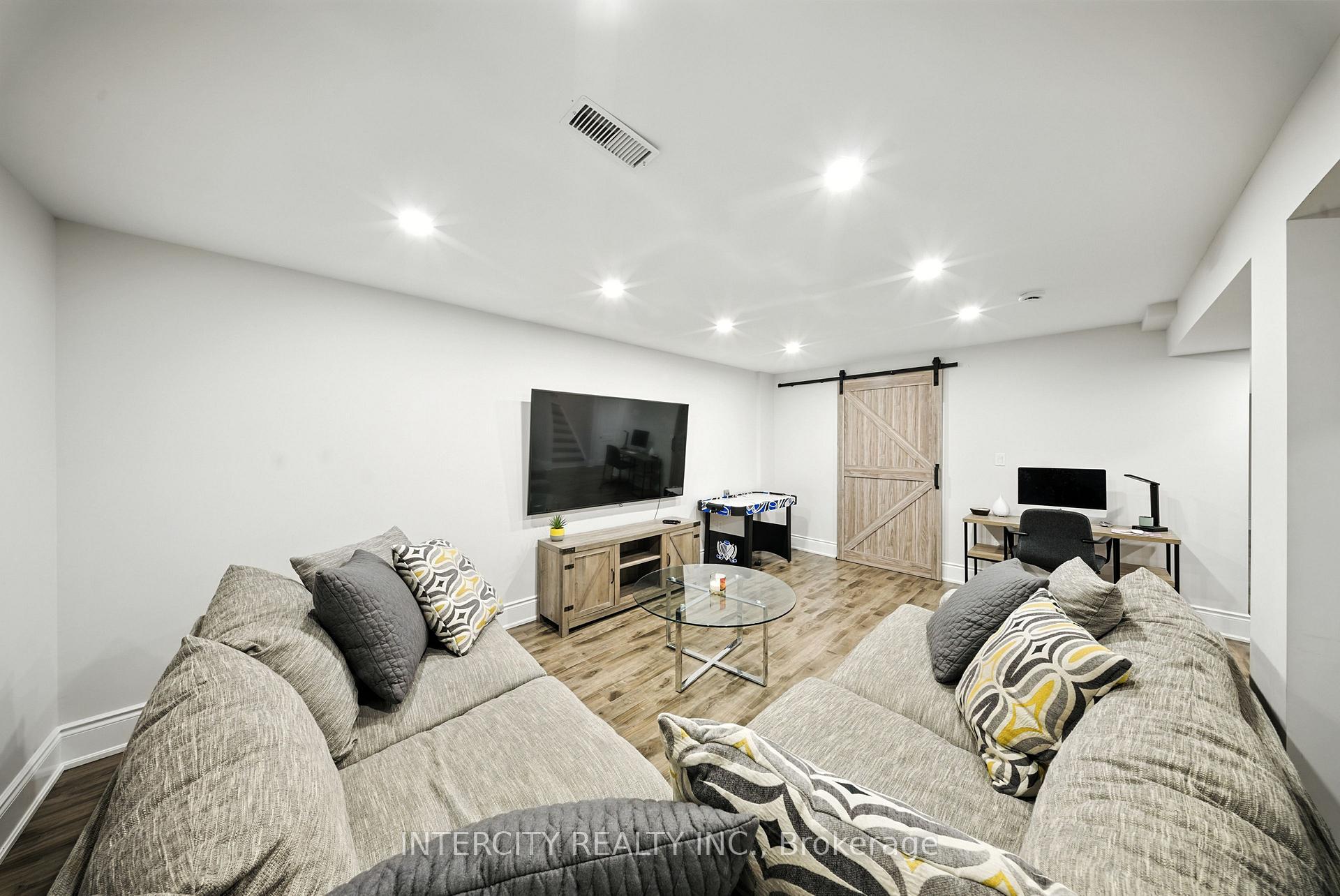 Photo 32 of 74 Terme Avenue, Vaughan, Vellore Village — HOMEH
