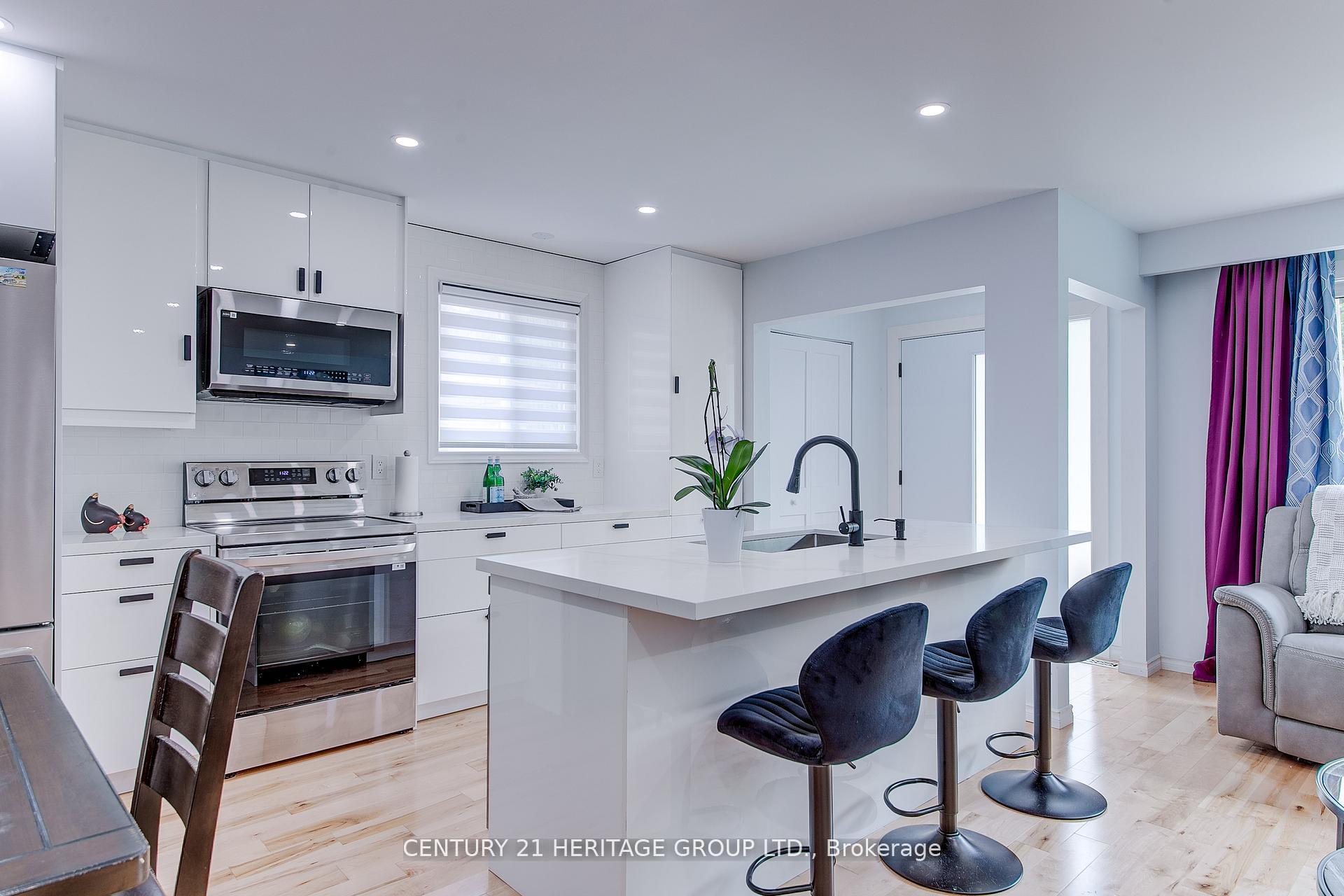 Photo 14 of 68 Adeline Avenue, New Tecumseth, Tottenham — HOMEH
