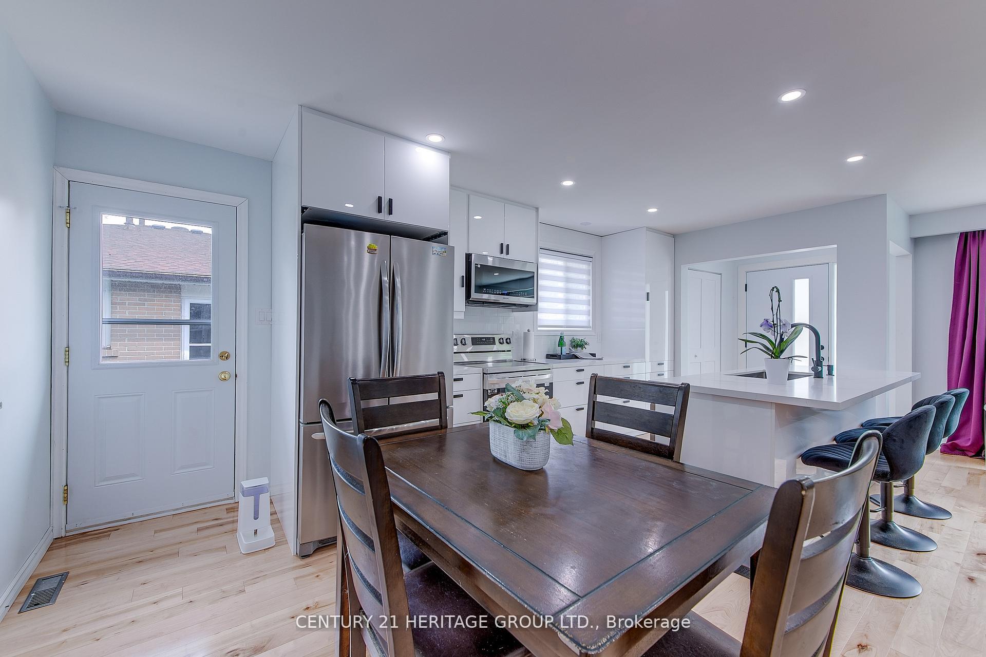 Photo 8 of 68 Adeline Avenue, New Tecumseth, Tottenham — HOMEH