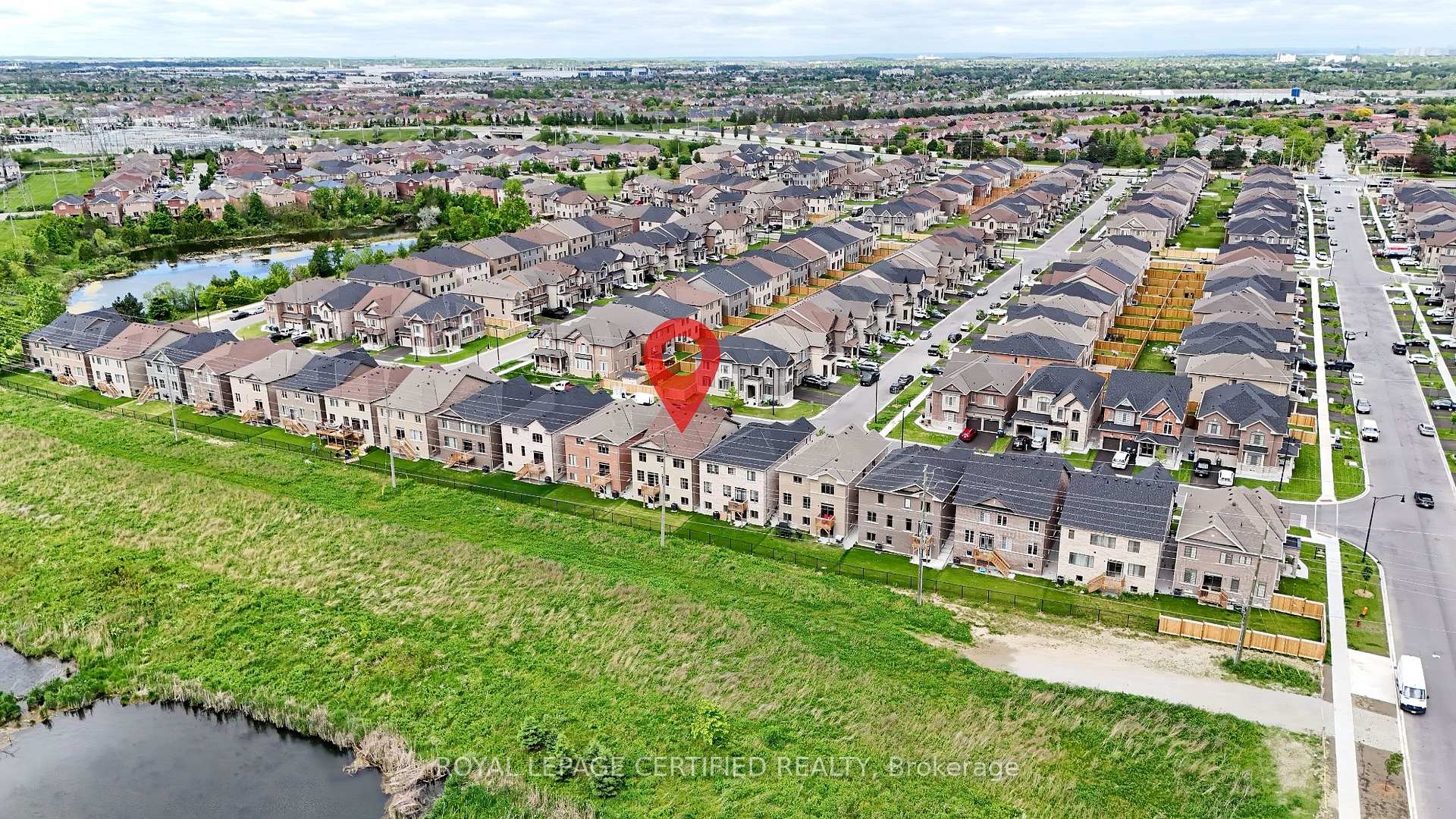 Photo 3 of 14 Bavenden Crescent, Brampton, Credit Valley — HOMEH
