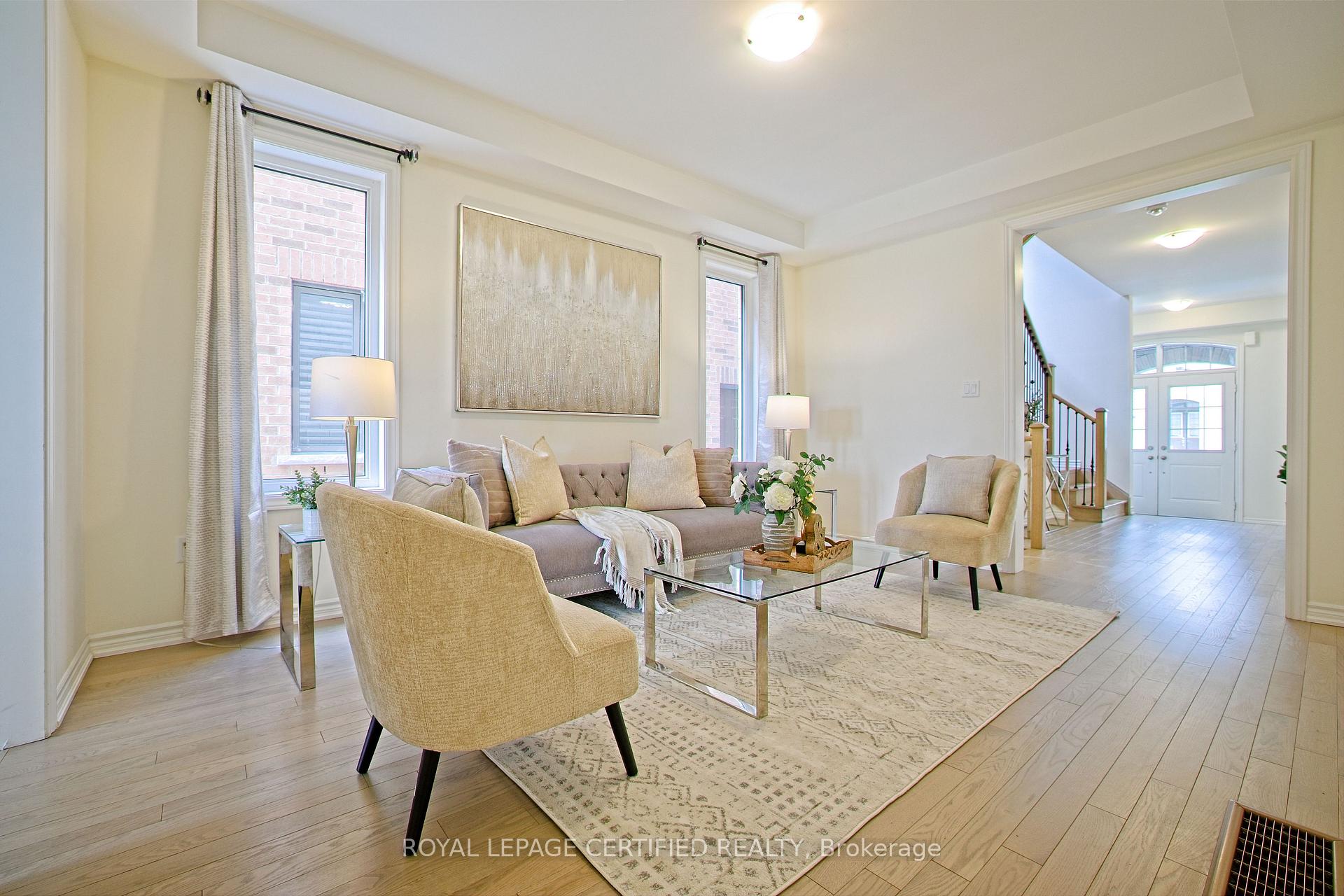 Photo 6 of 14 Bavenden Crescent, Brampton, Credit Valley — HOMEH