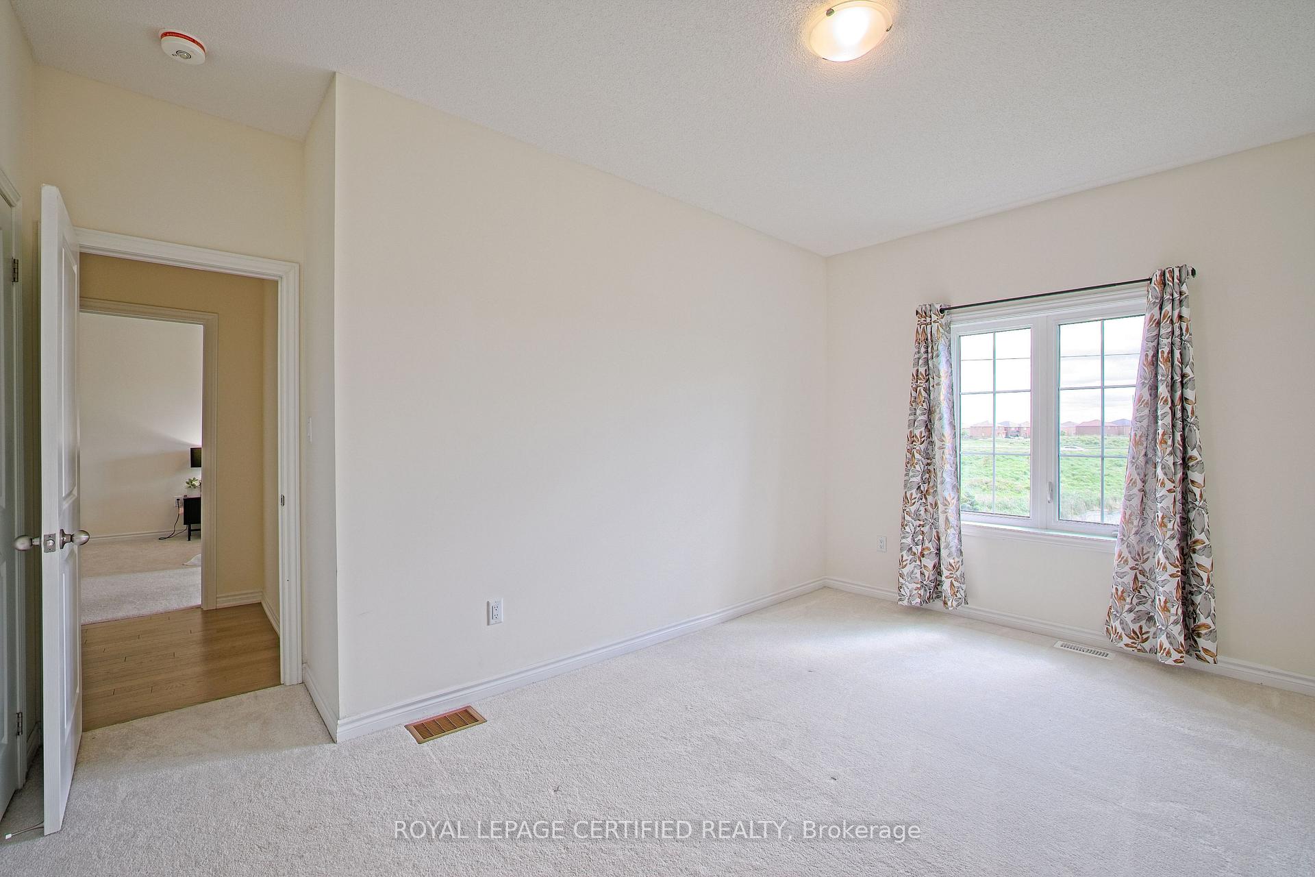 Photo 22 of 14 Bavenden Crescent, Brampton, Credit Valley — HOMEH