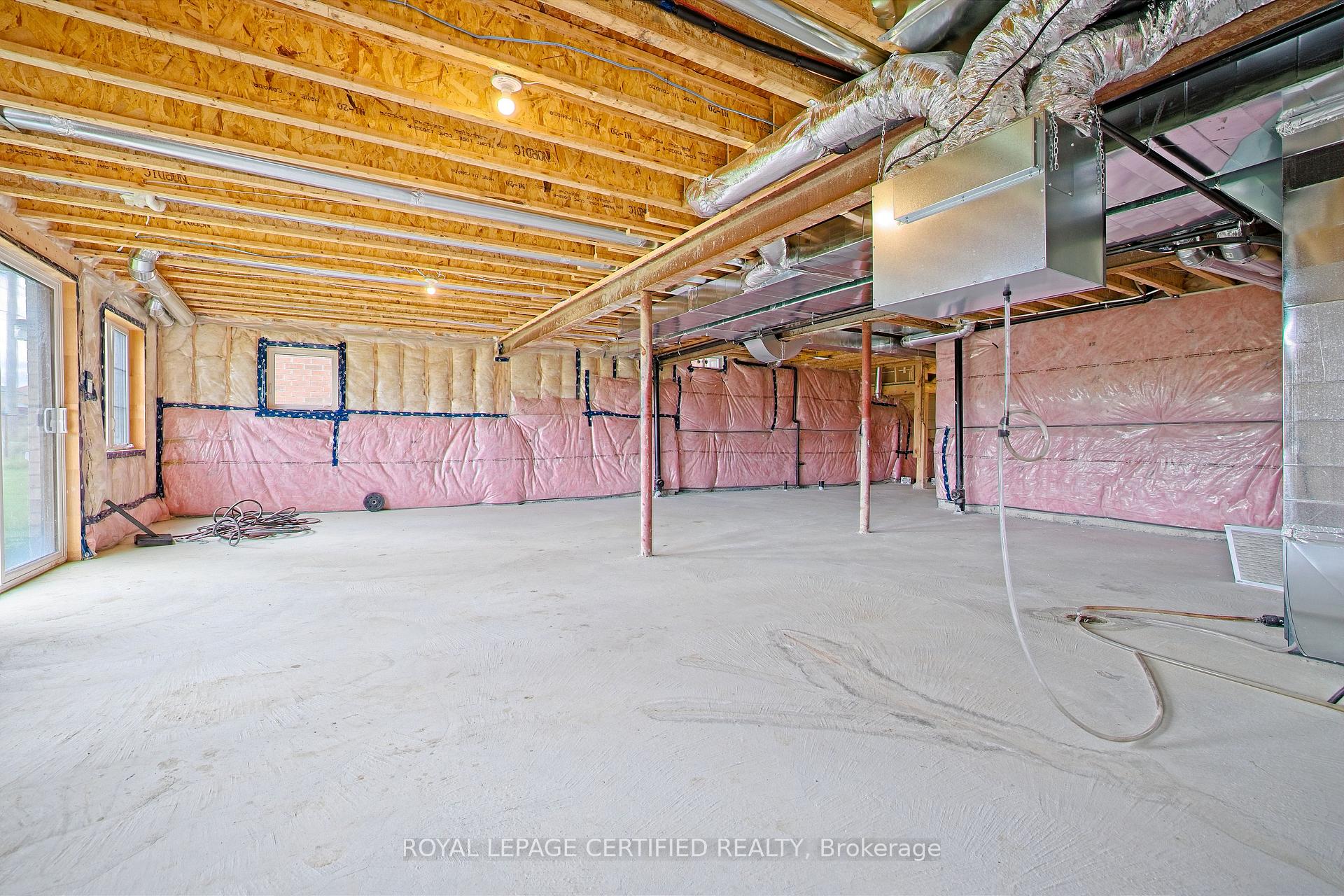 Photo 25 of 14 Bavenden Crescent, Brampton, Credit Valley — HOMEH