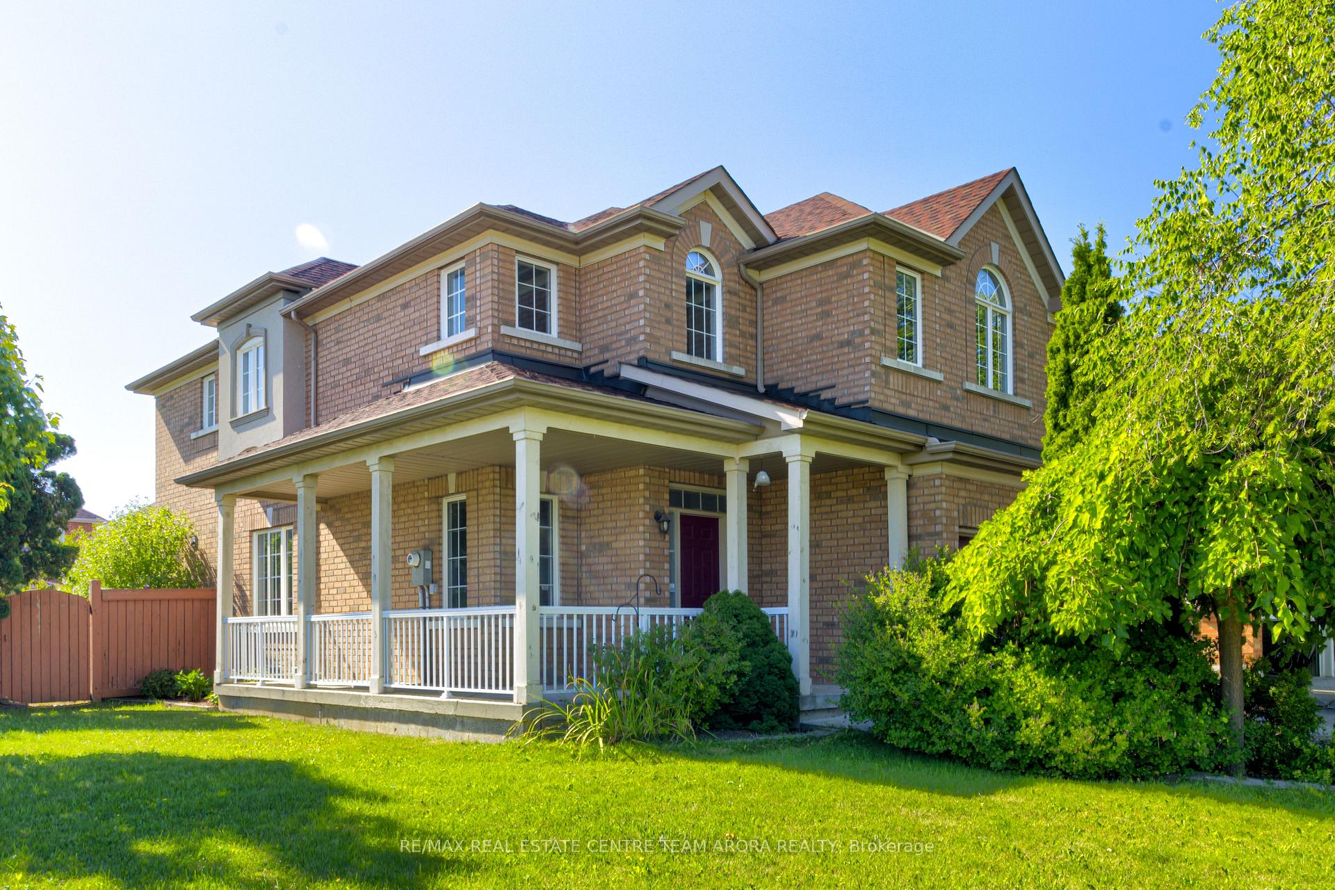 Photo 12 of 62 Legacy Lane, Brampton, Fletcher's Creek Village — HOMEH
