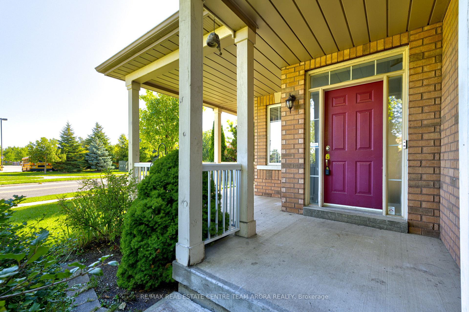Photo 14 of 62 Legacy Lane, Brampton, Fletcher's Creek Village — HOMEH