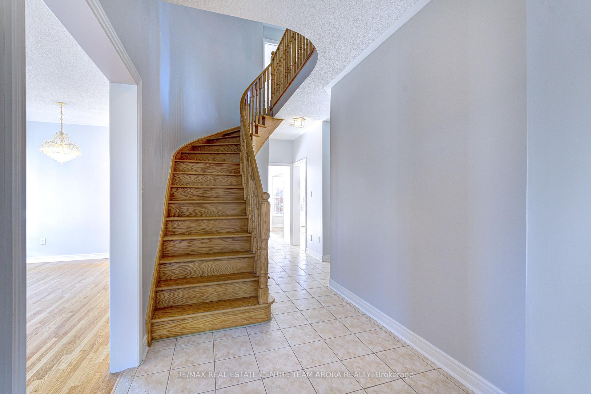 Photo 4 of 62 Legacy Lane, Brampton, Fletcher's Creek Village — HOMEH