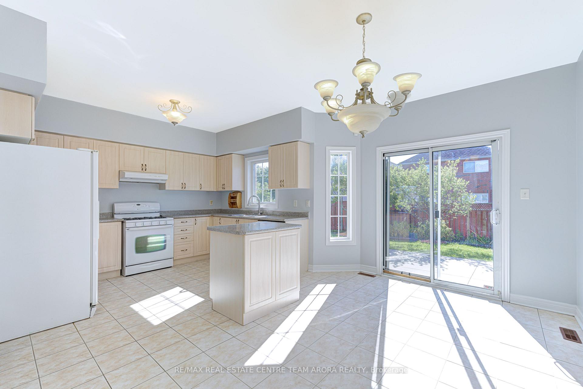 Photo 15 of 62 Legacy Lane, Brampton, Fletcher's Creek Village — HOMEH