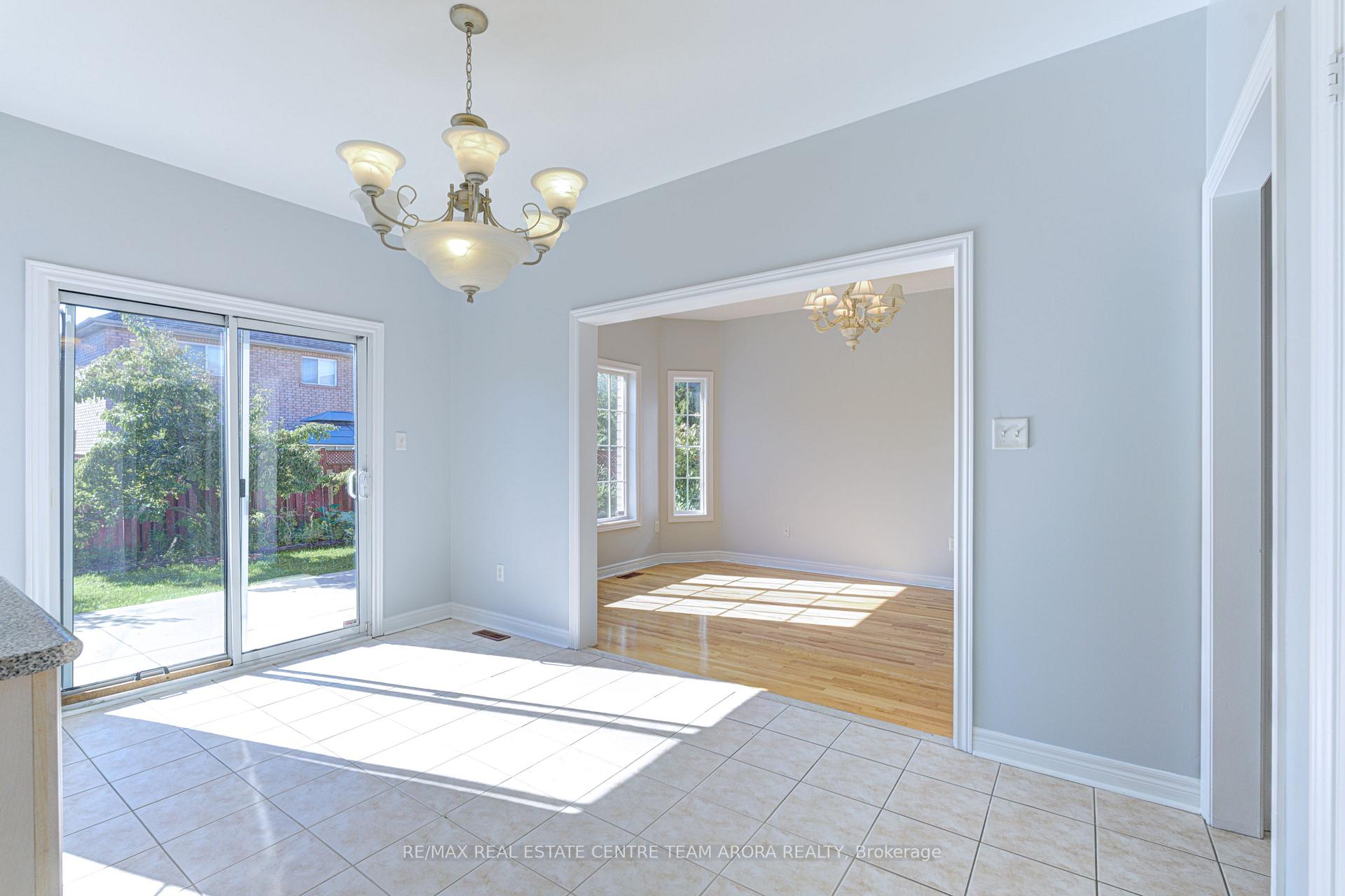 Photo 10 of 62 Legacy Lane, Brampton, Fletcher's Creek Village — HOMEH