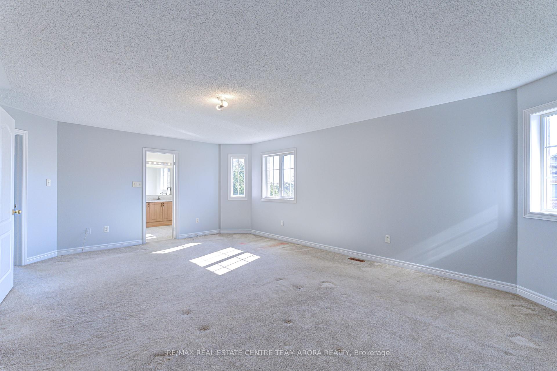 Photo 16 of 62 Legacy Lane, Brampton, Fletcher's Creek Village — HOMEH