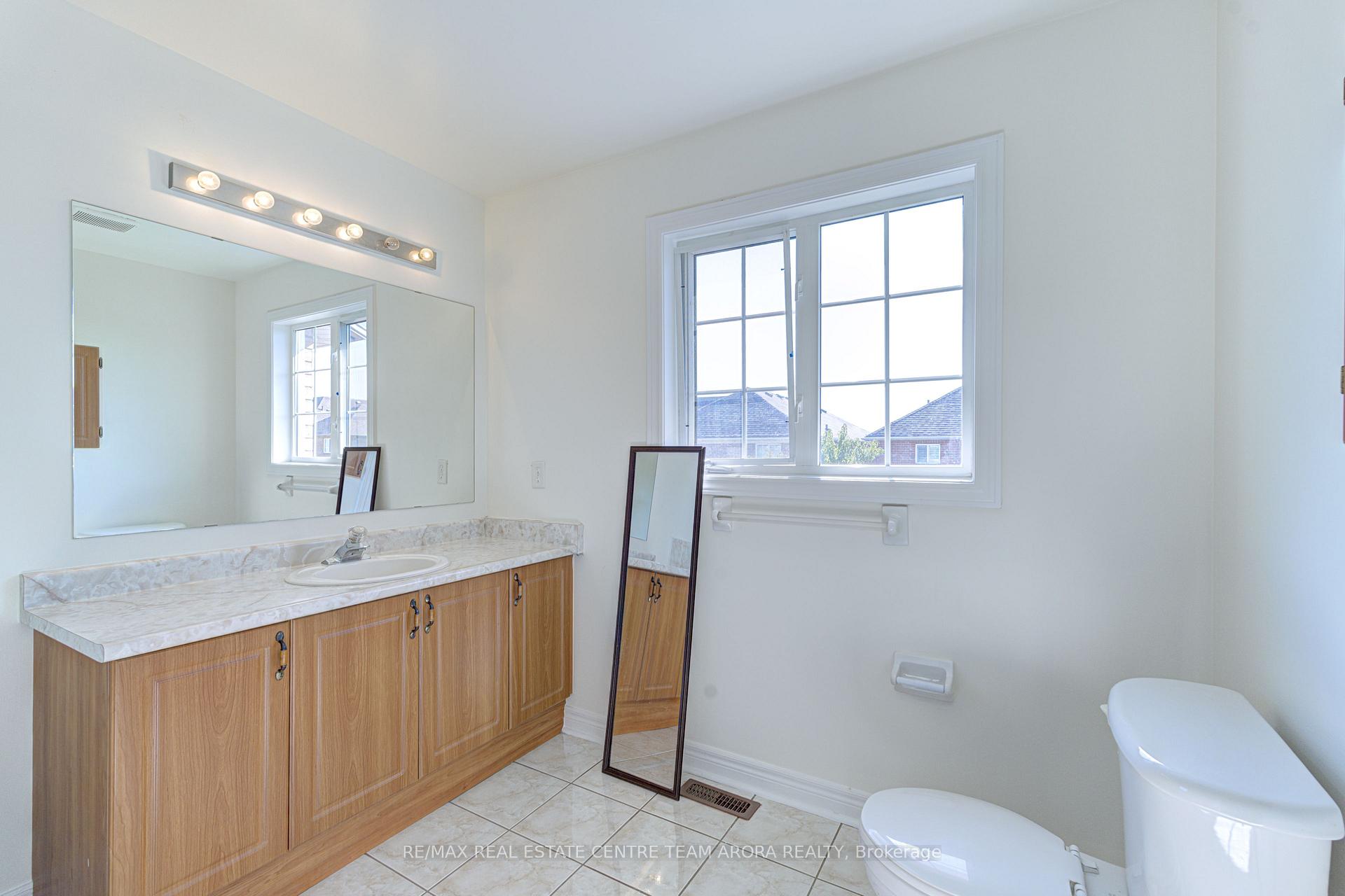 Photo 22 of 62 Legacy Lane, Brampton, Fletcher's Creek Village — HOMEH