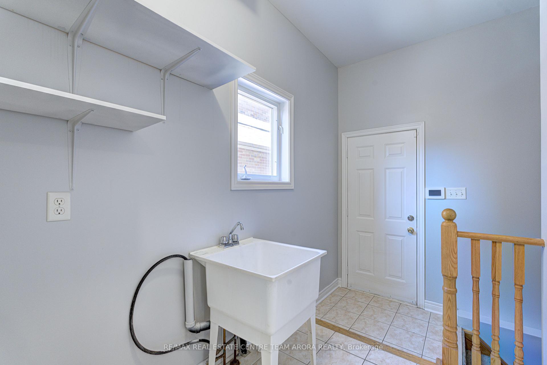 Photo 33 of 62 Legacy Lane, Brampton, Fletcher's Creek Village — HOMEH