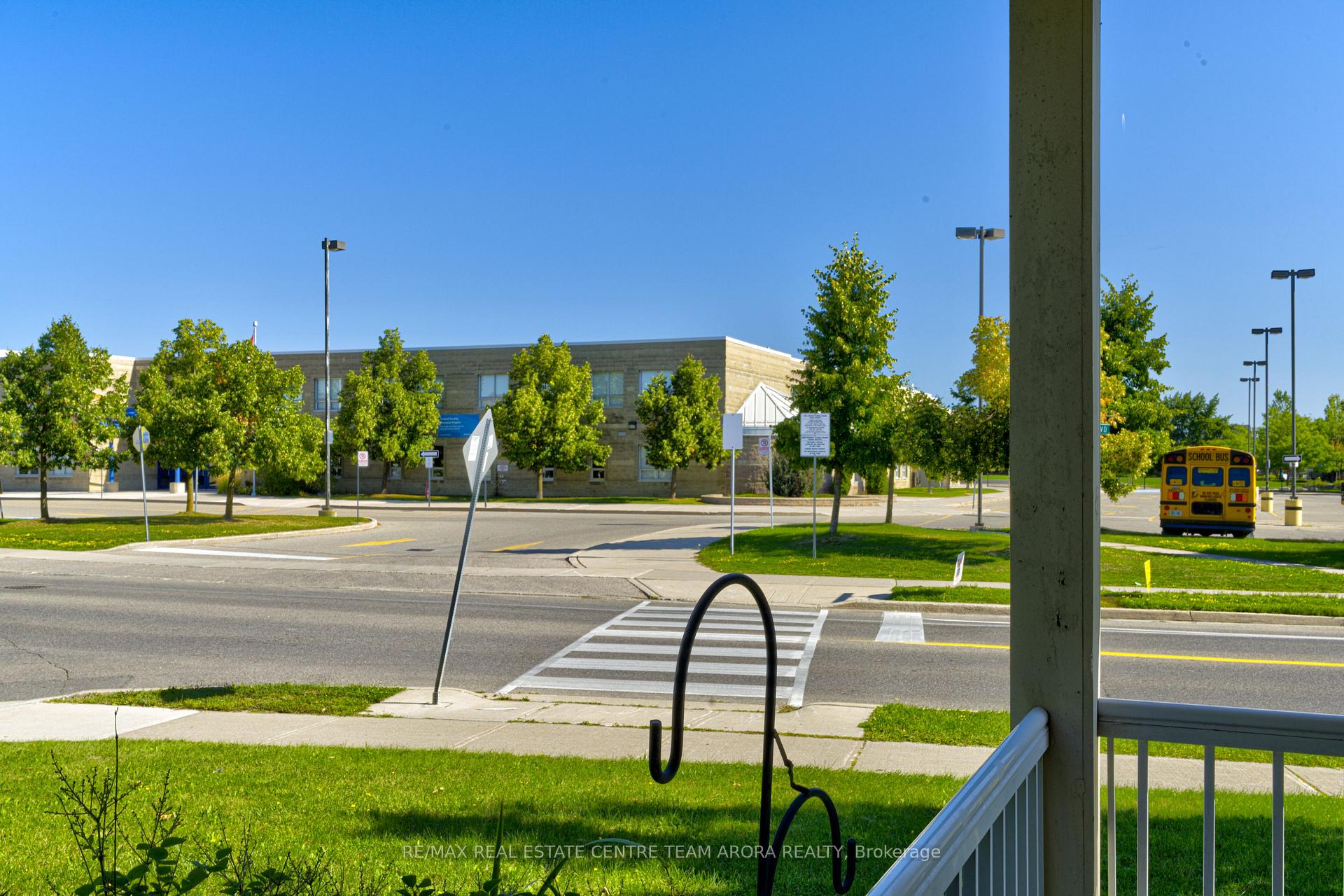 Photo 45 of 62 Legacy Lane, Brampton, Fletcher's Creek Village — HOMEH