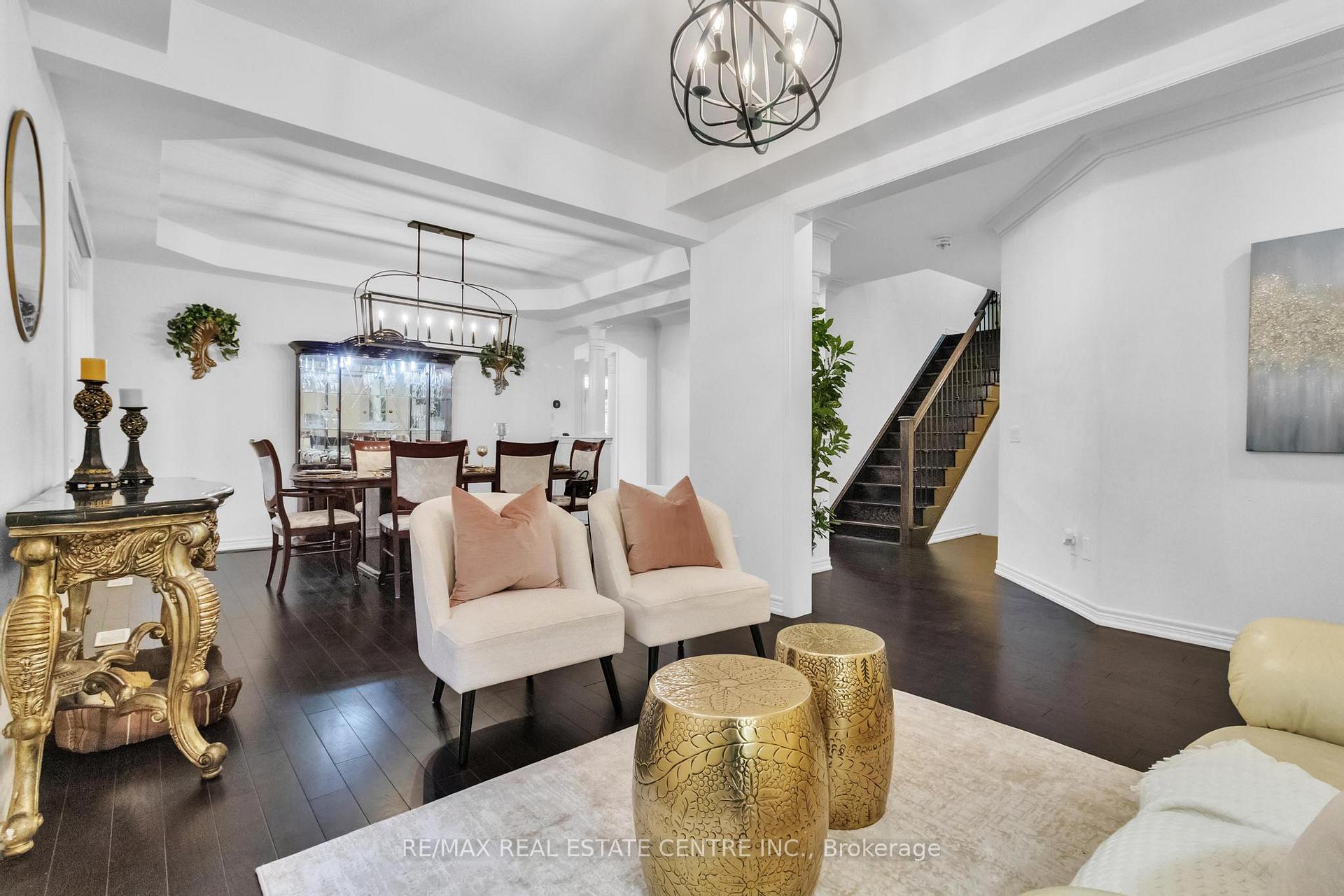 Photo 4 of 29 Gillis Road, Brampton, Northwest Brampton — HOMEH