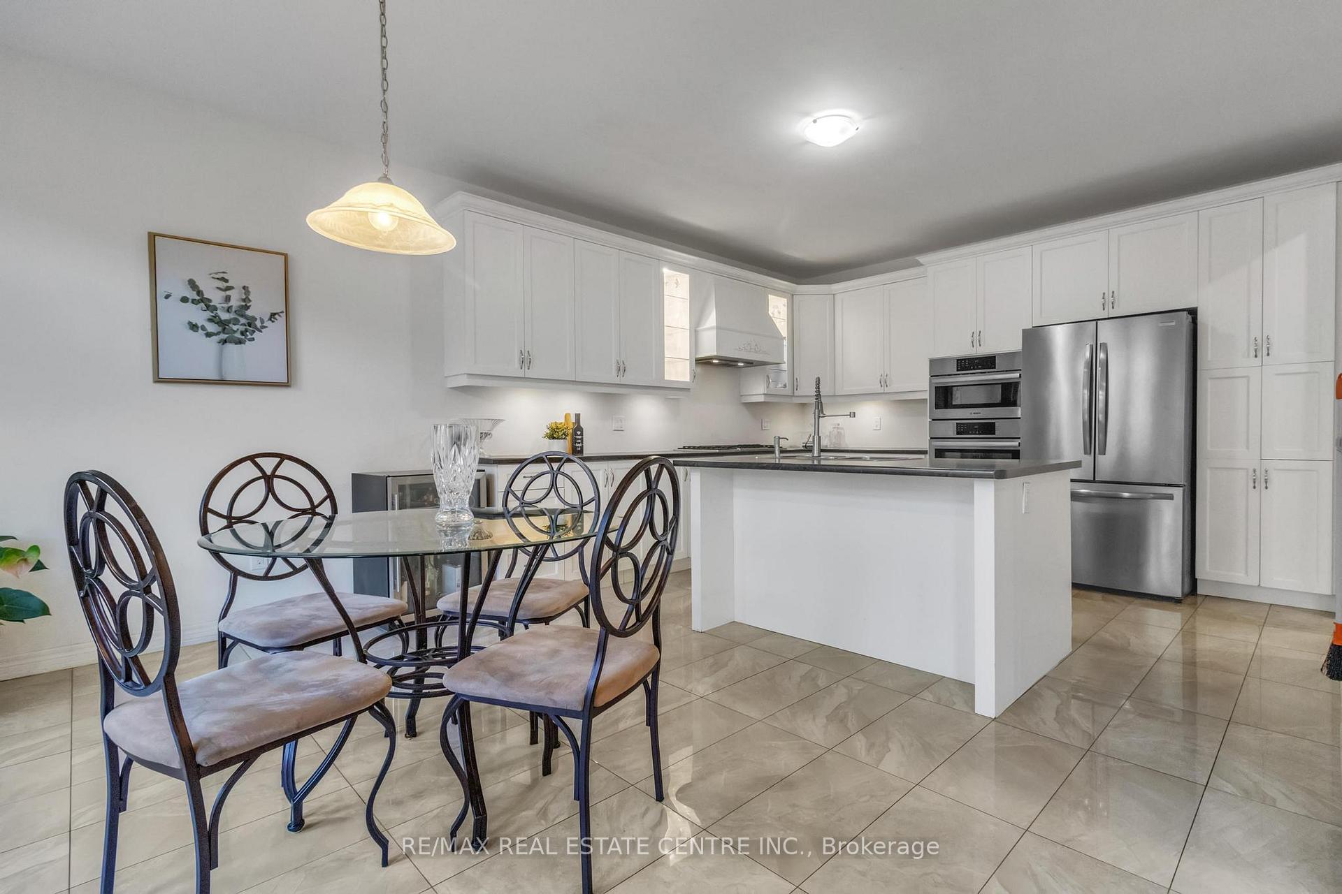Photo 21 of 29 Gillis Road, Brampton, Northwest Brampton — HOMEH