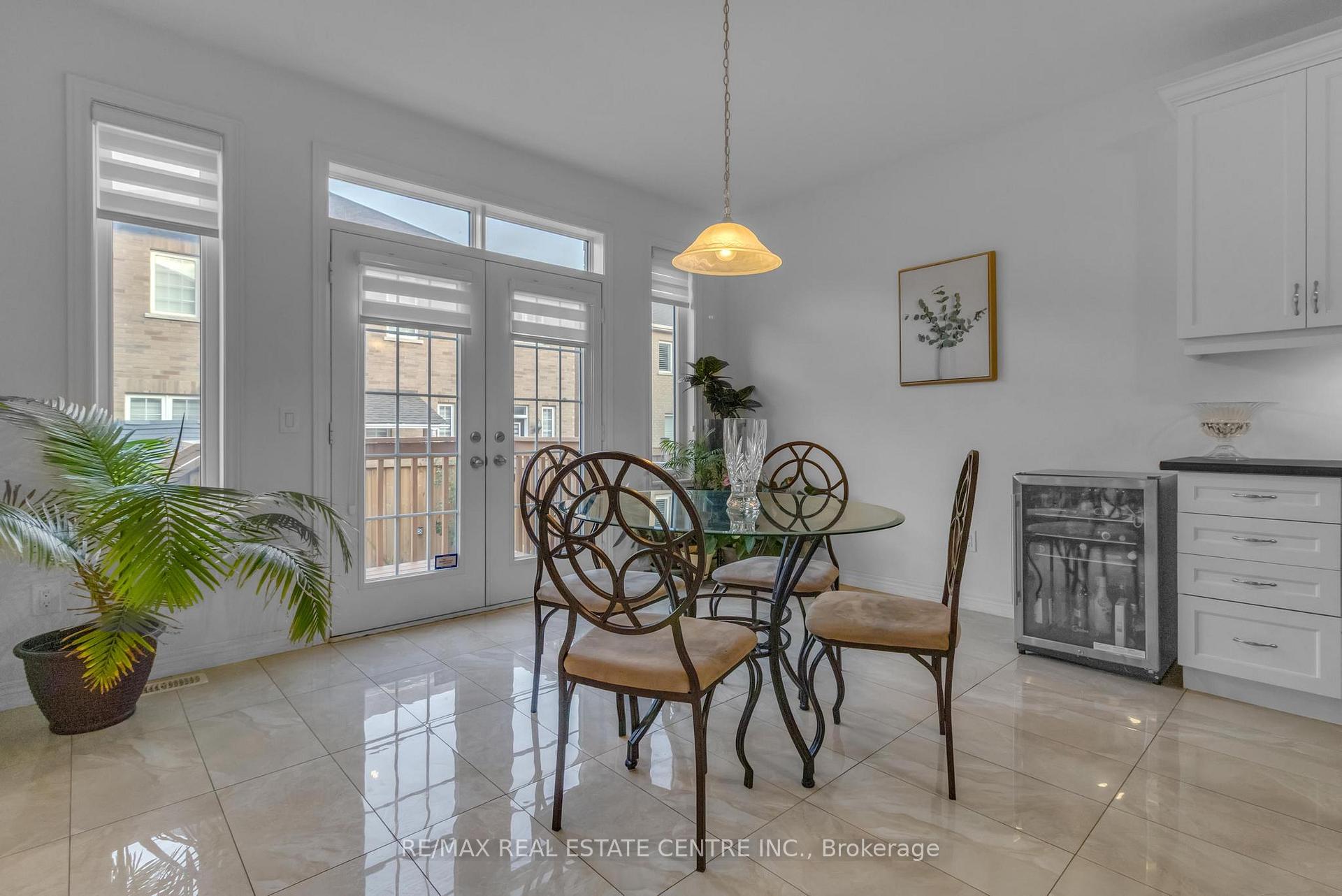 Photo 15 of 29 Gillis Road, Brampton, Northwest Brampton — HOMEH