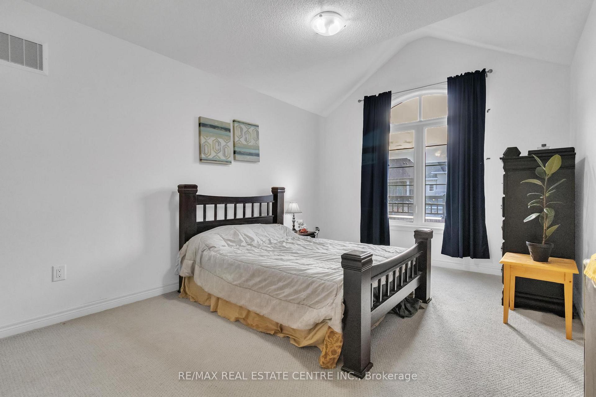 Photo 30 of 29 Gillis Road, Brampton, Northwest Brampton — HOMEH