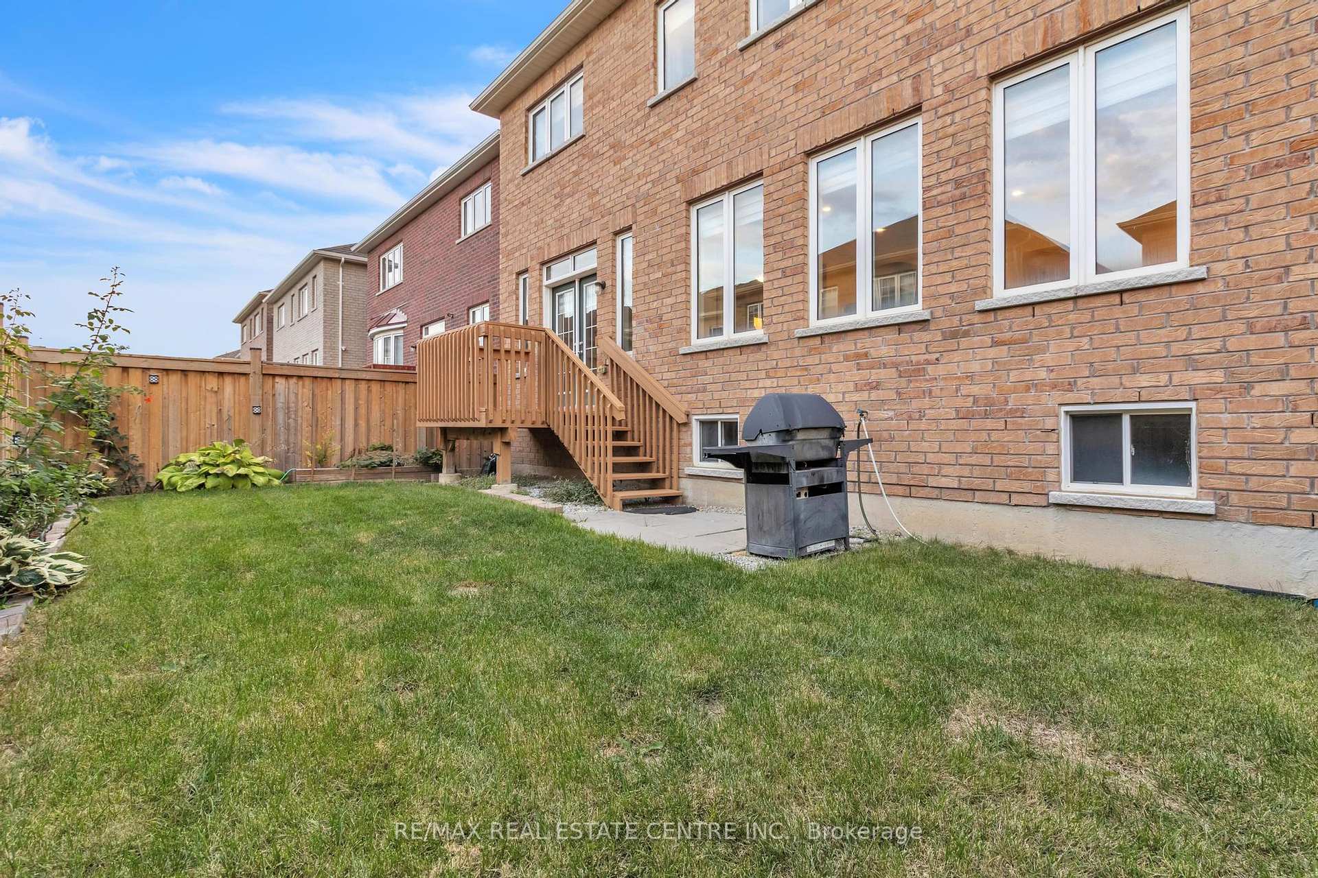Photo 45 of 29 Gillis Road, Brampton, Northwest Brampton — HOMEH