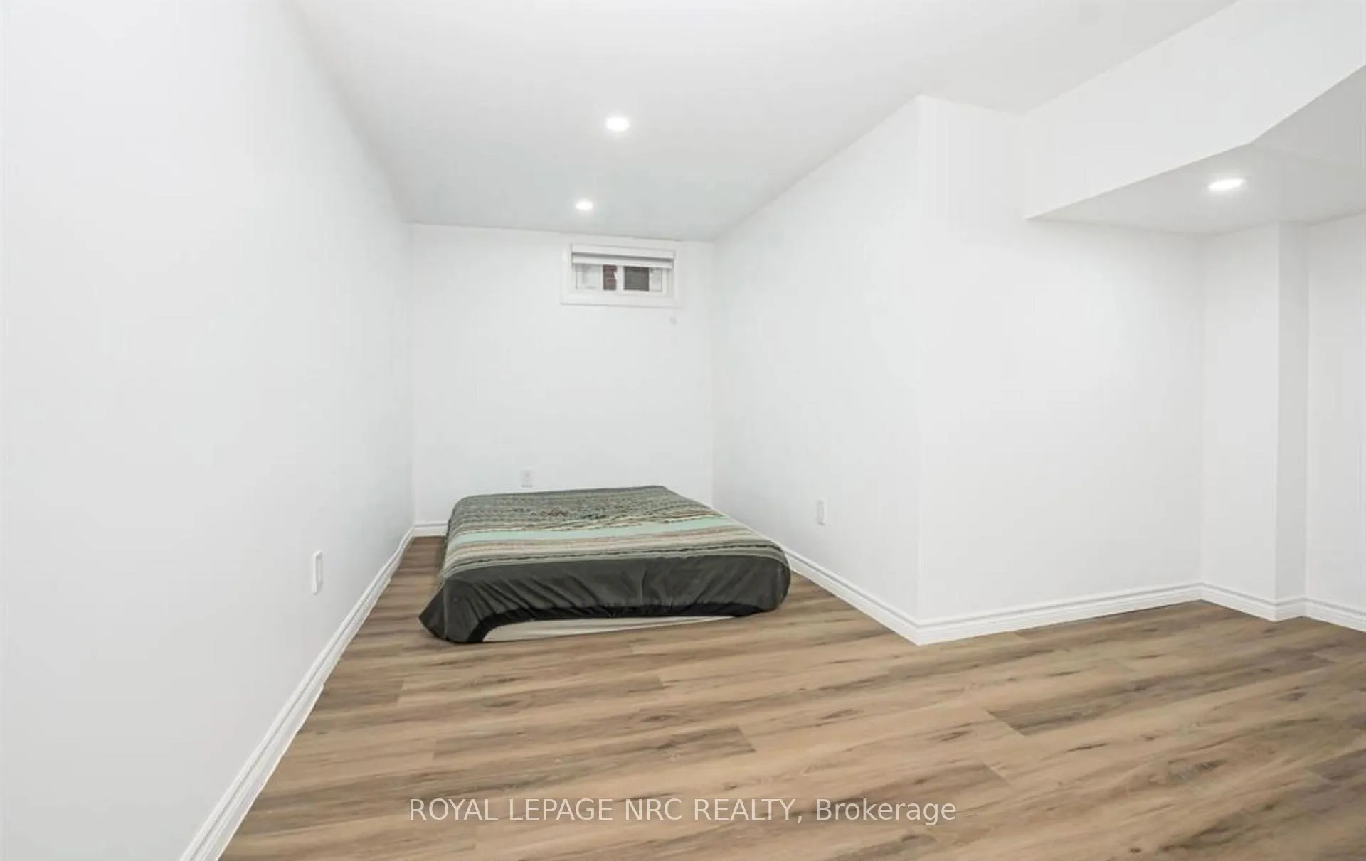 Photo 12 of Unit Basement, 959 Mohawk Road E, Hamilton, Huntington — HOMEH