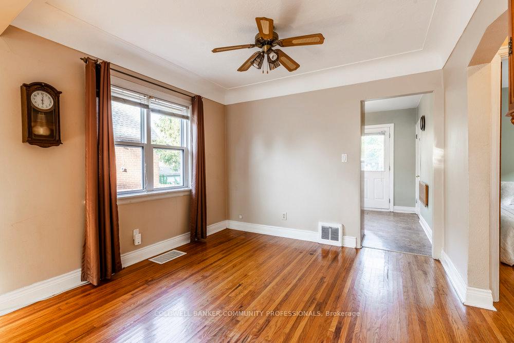 Photo 4 of 567 Upper Sherman Avenue, Hamilton, Raleigh — HOMEH
