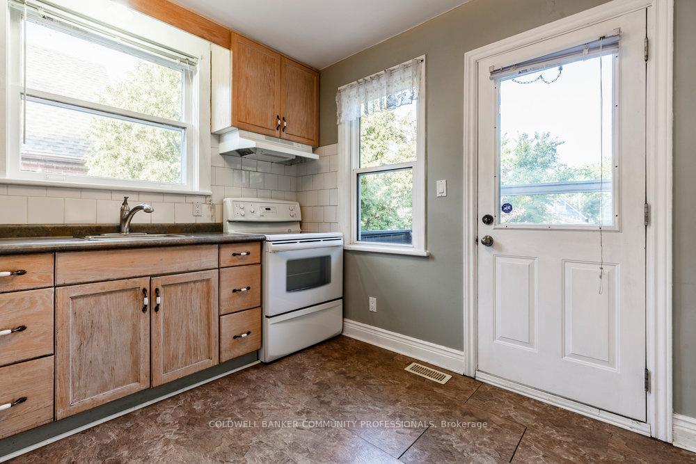 Photo 10 of 567 Upper Sherman Avenue, Hamilton, Raleigh — HOMEH