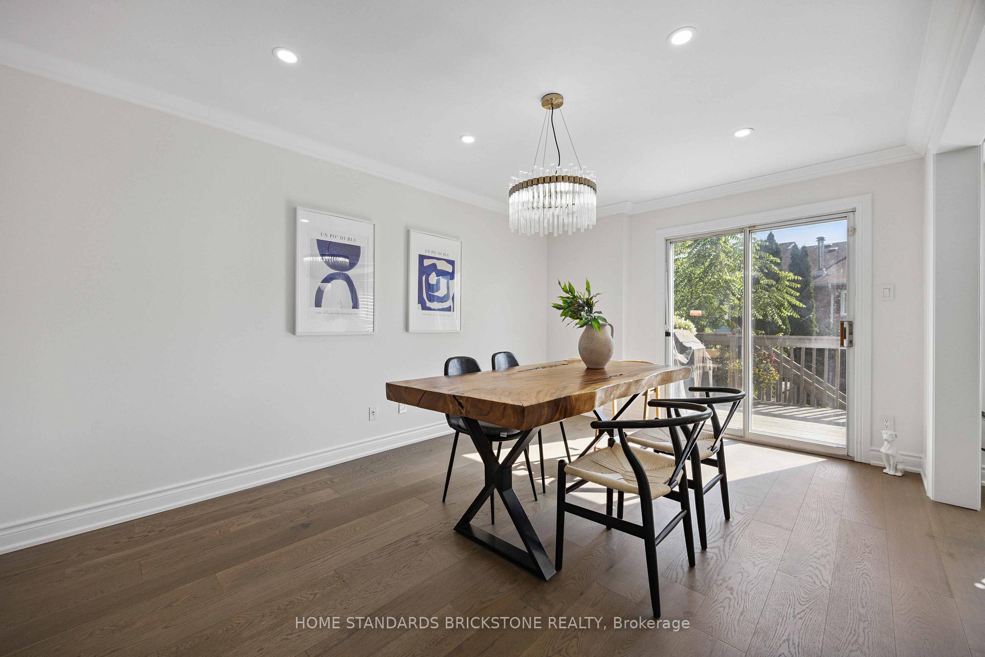 Photo 14 of 135 Brownstone Circle, Vaughan, Crestwood-Springfarm-Yorkhill — HOMEH
