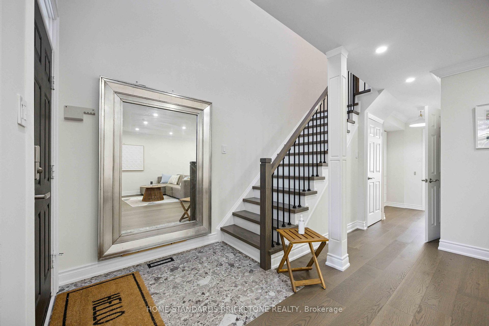 Photo 17 of 135 Brownstone Circle, Vaughan, Crestwood-Springfarm-Yorkhill — HOMEH