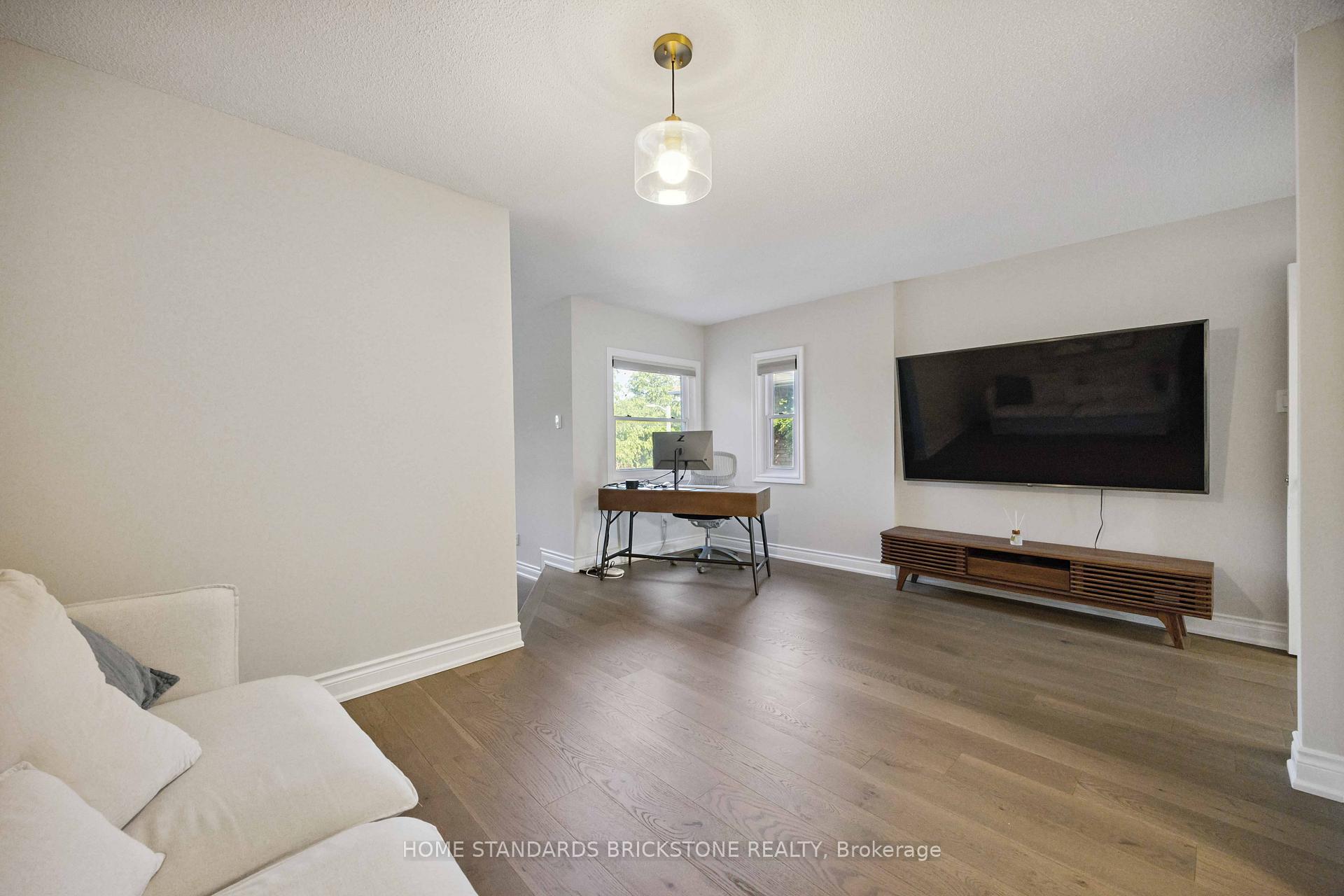 Photo 21 of 135 Brownstone Circle, Vaughan, Crestwood-Springfarm-Yorkhill — HOMEH