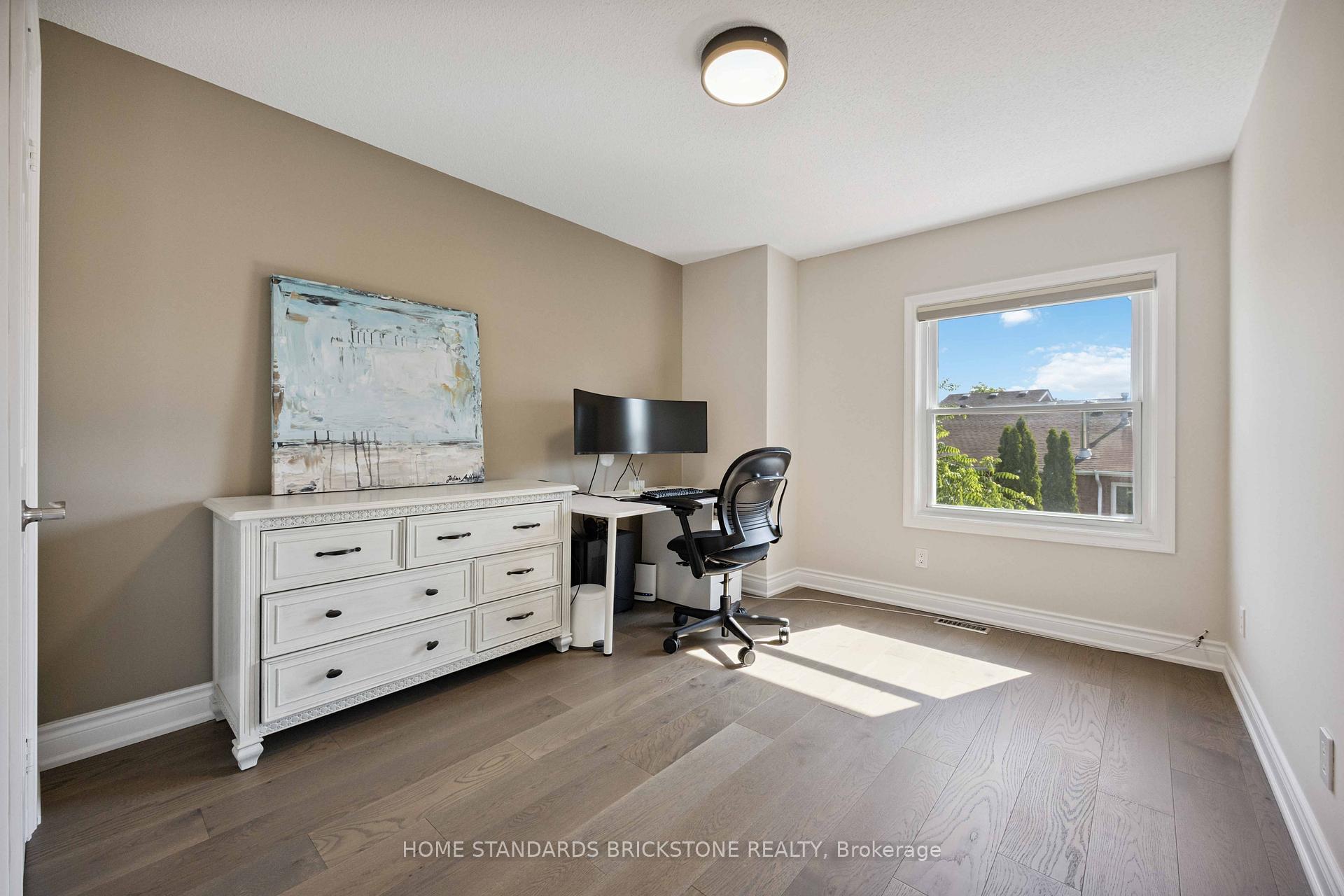 Photo 22 of 135 Brownstone Circle, Vaughan, Crestwood-Springfarm-Yorkhill — HOMEH