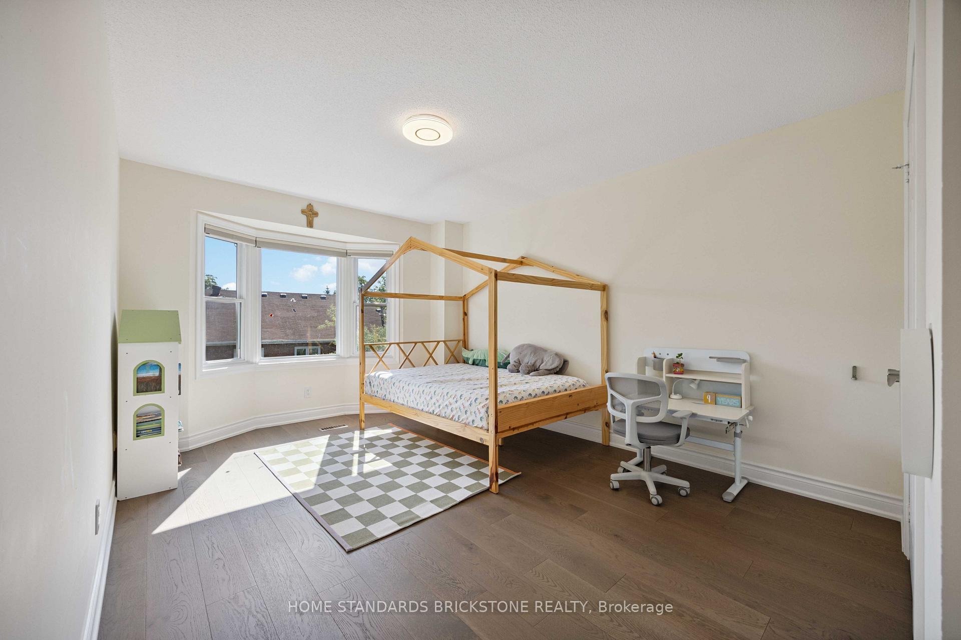 Photo 28 of 135 Brownstone Circle, Vaughan, Crestwood-Springfarm-Yorkhill — HOMEH