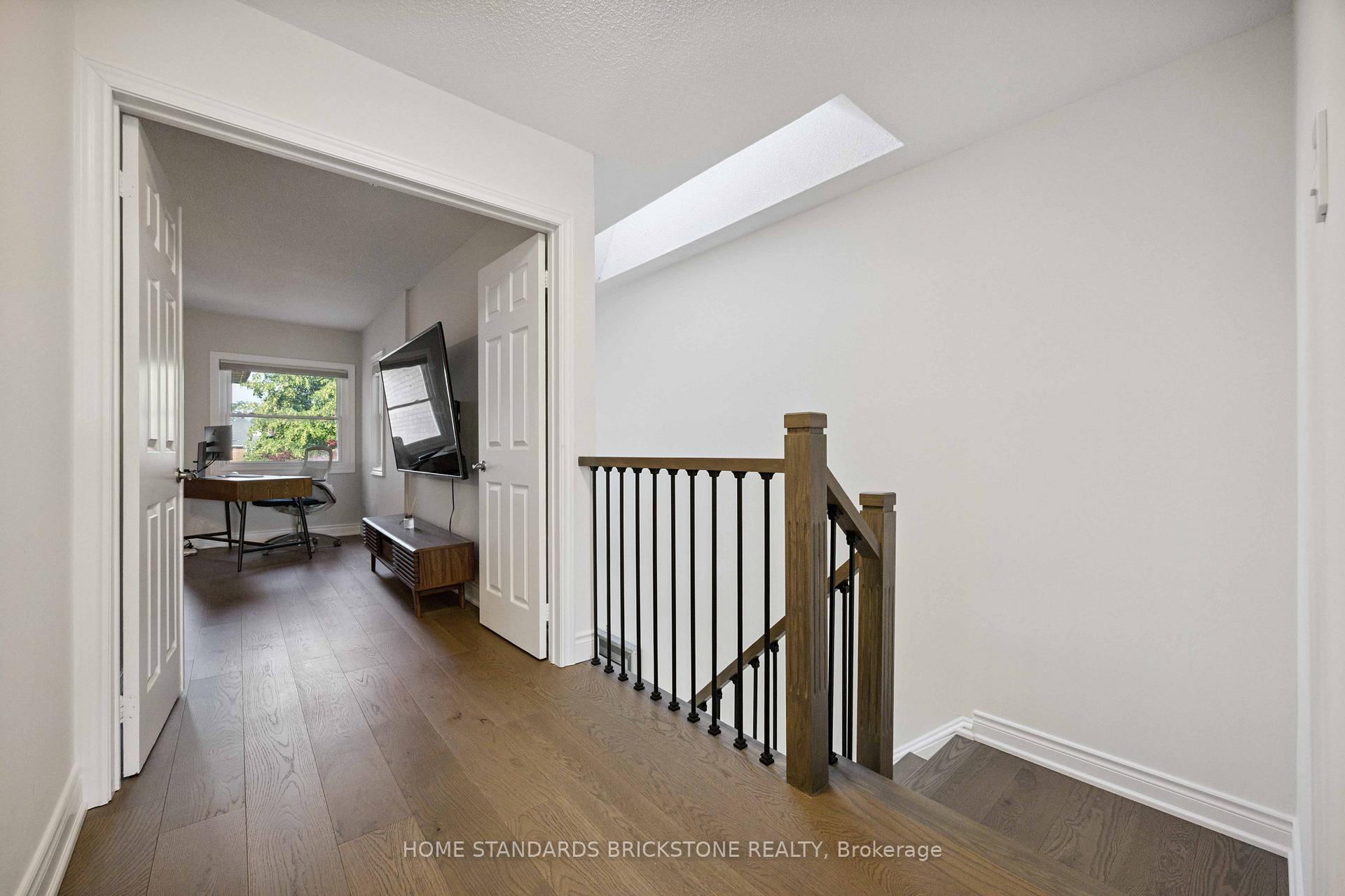 Photo 26 of 135 Brownstone Circle, Vaughan, Crestwood-Springfarm-Yorkhill — HOMEH