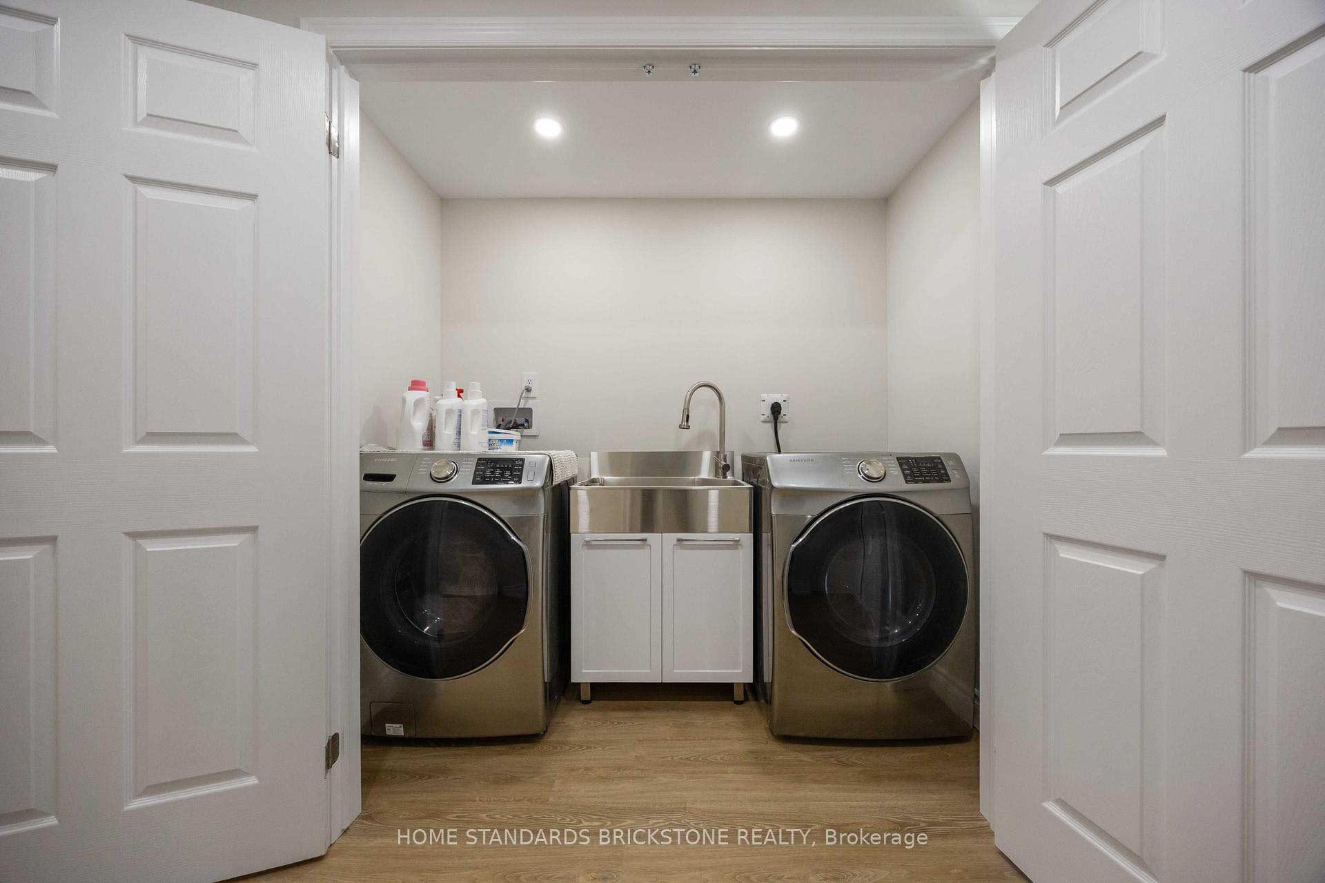Photo 25 of 135 Brownstone Circle, Vaughan, Crestwood-Springfarm-Yorkhill — HOMEH