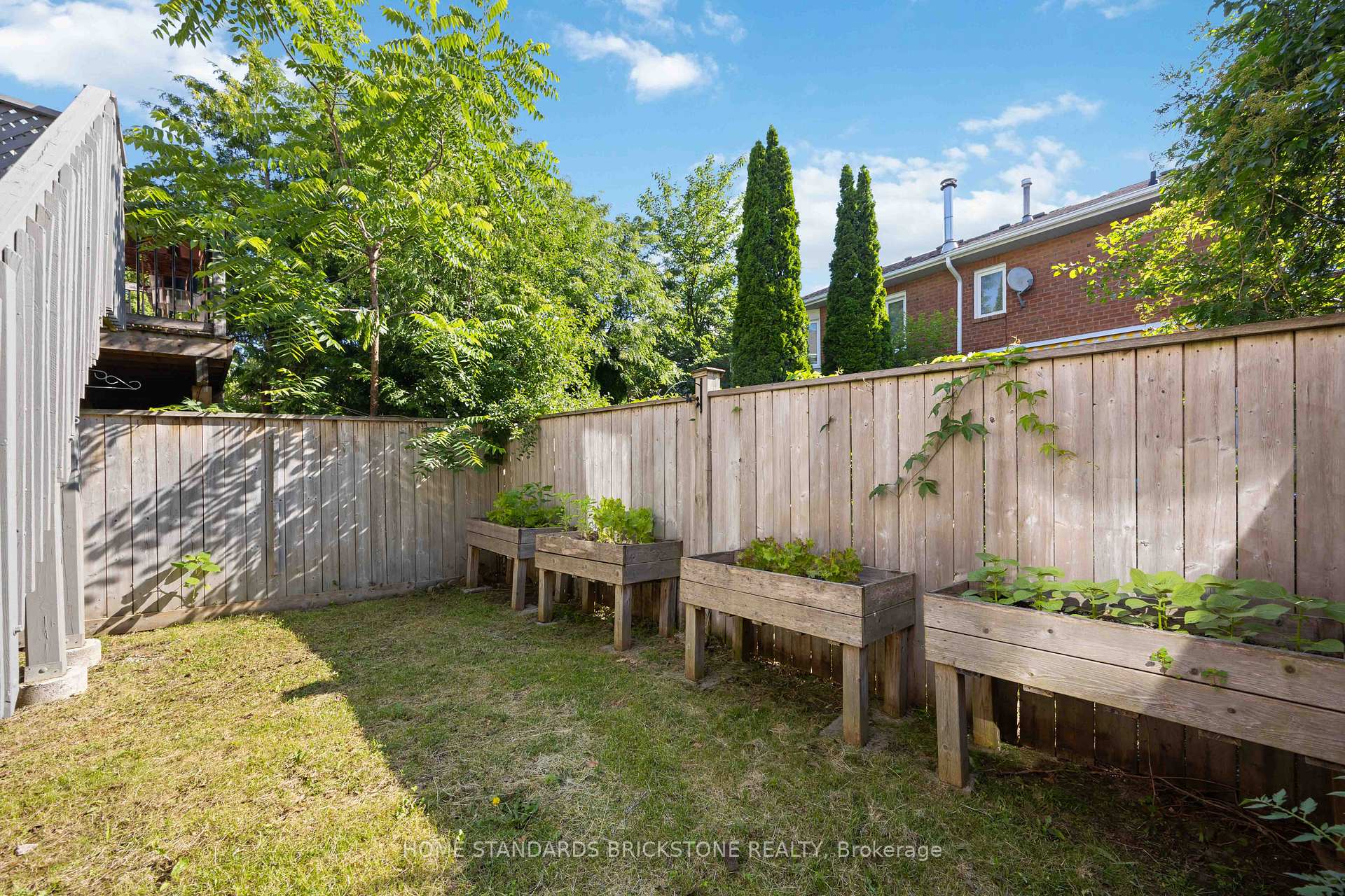 Photo 34 of 135 Brownstone Circle, Vaughan, Crestwood-Springfarm-Yorkhill — HOMEH