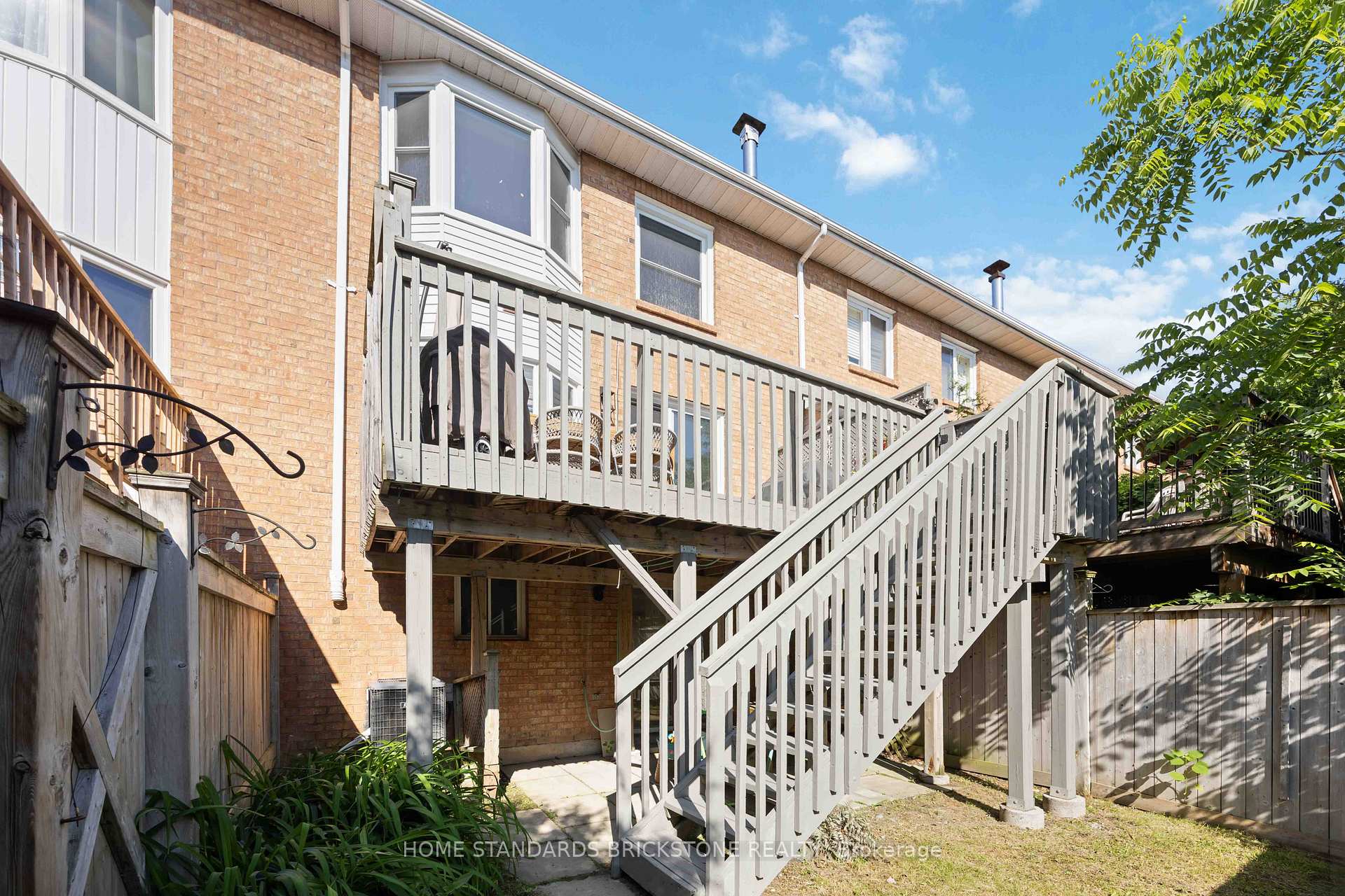 Photo 33 of 135 Brownstone Circle, Vaughan, Crestwood-Springfarm-Yorkhill — HOMEH