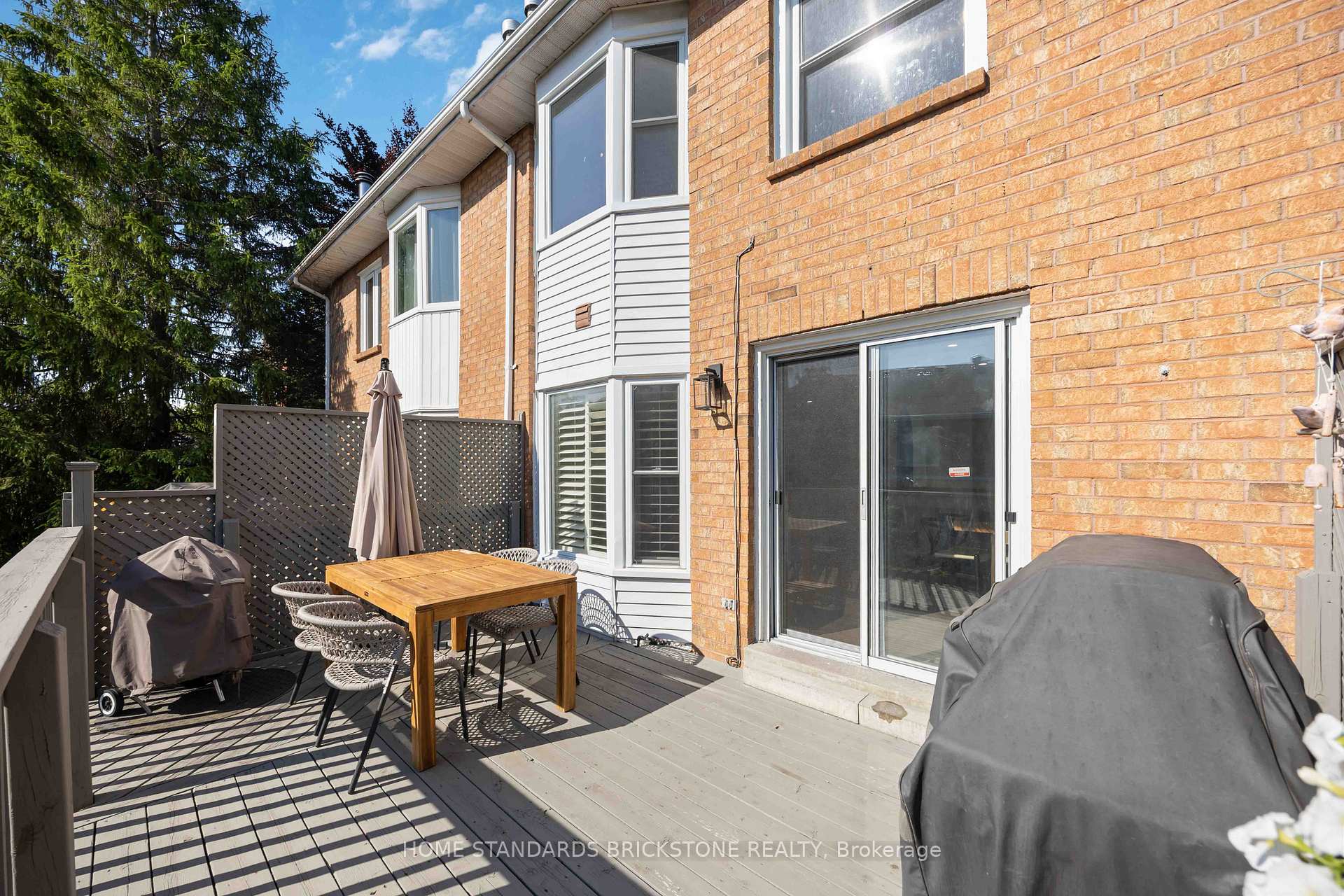 Photo 32 of 135 Brownstone Circle, Vaughan, Crestwood-Springfarm-Yorkhill — HOMEH