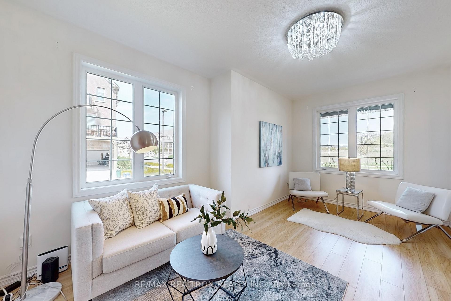 Photo 8 of 189 Rustle Woods Avenue, Markham, Cornell — HOMEH