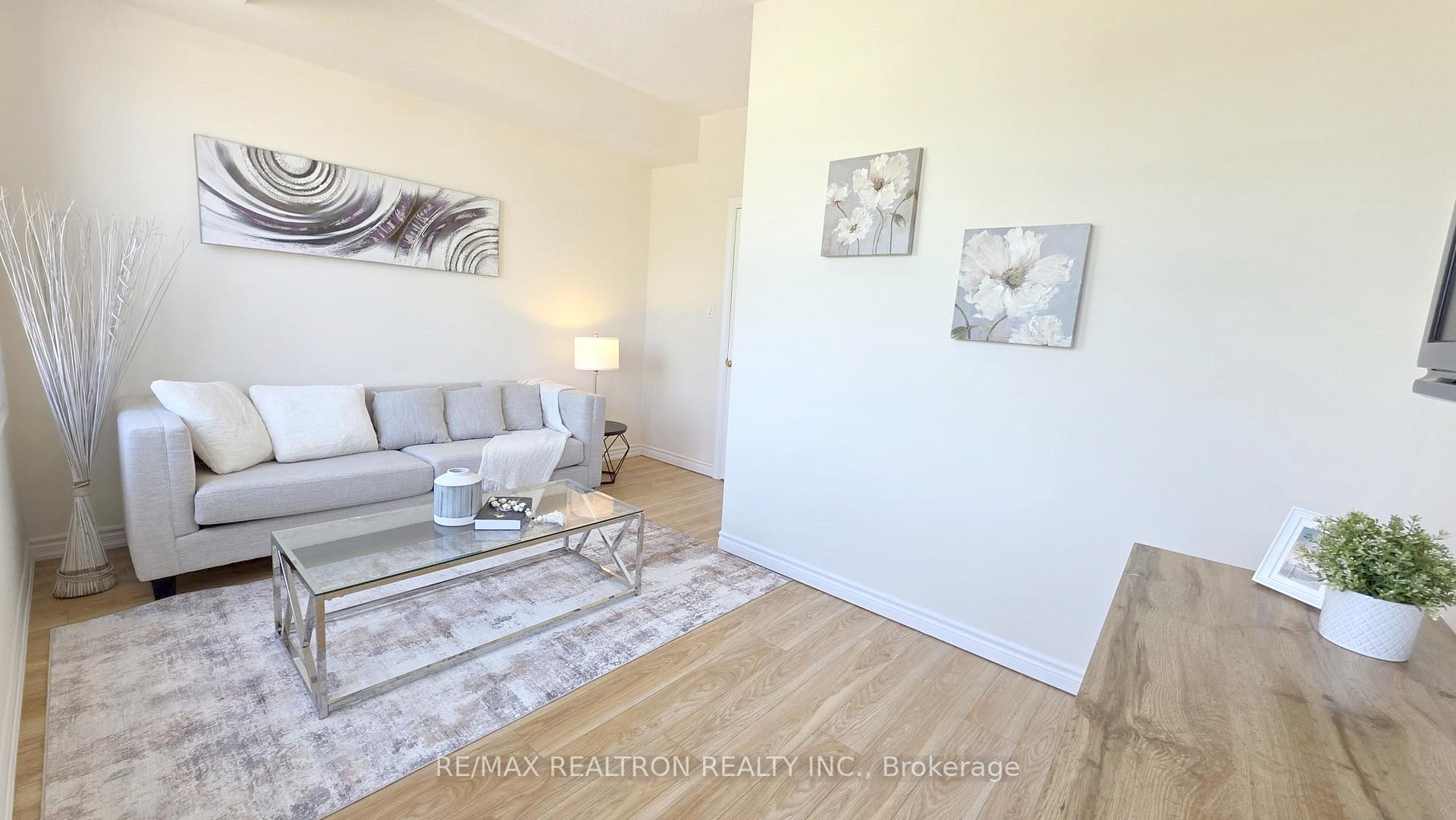 Photo 5 of 189 Rustle Woods Avenue, Markham, Cornell — HOMEH