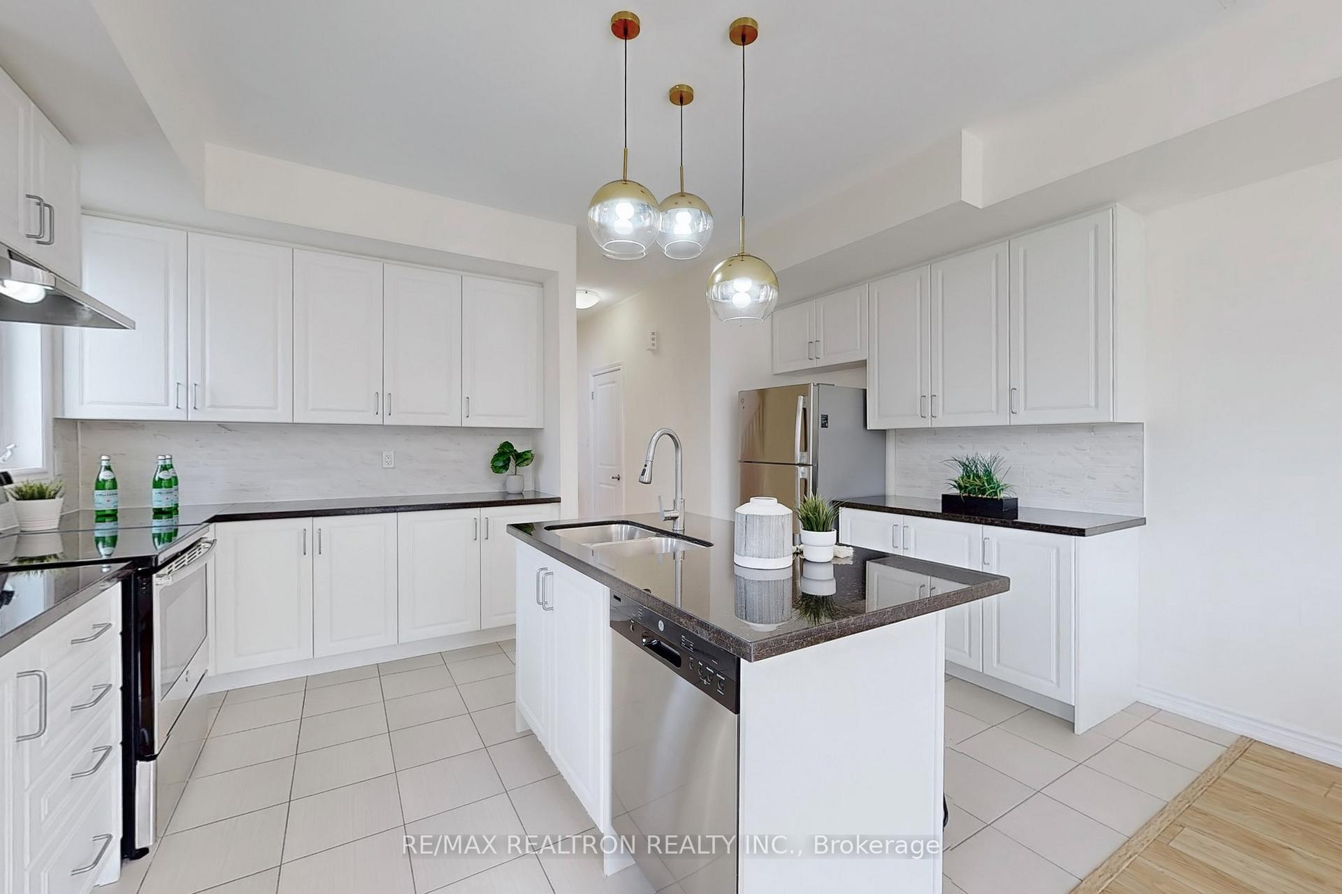 Photo 26 of 189 Rustle Woods Avenue, Markham, Cornell — HOMEH