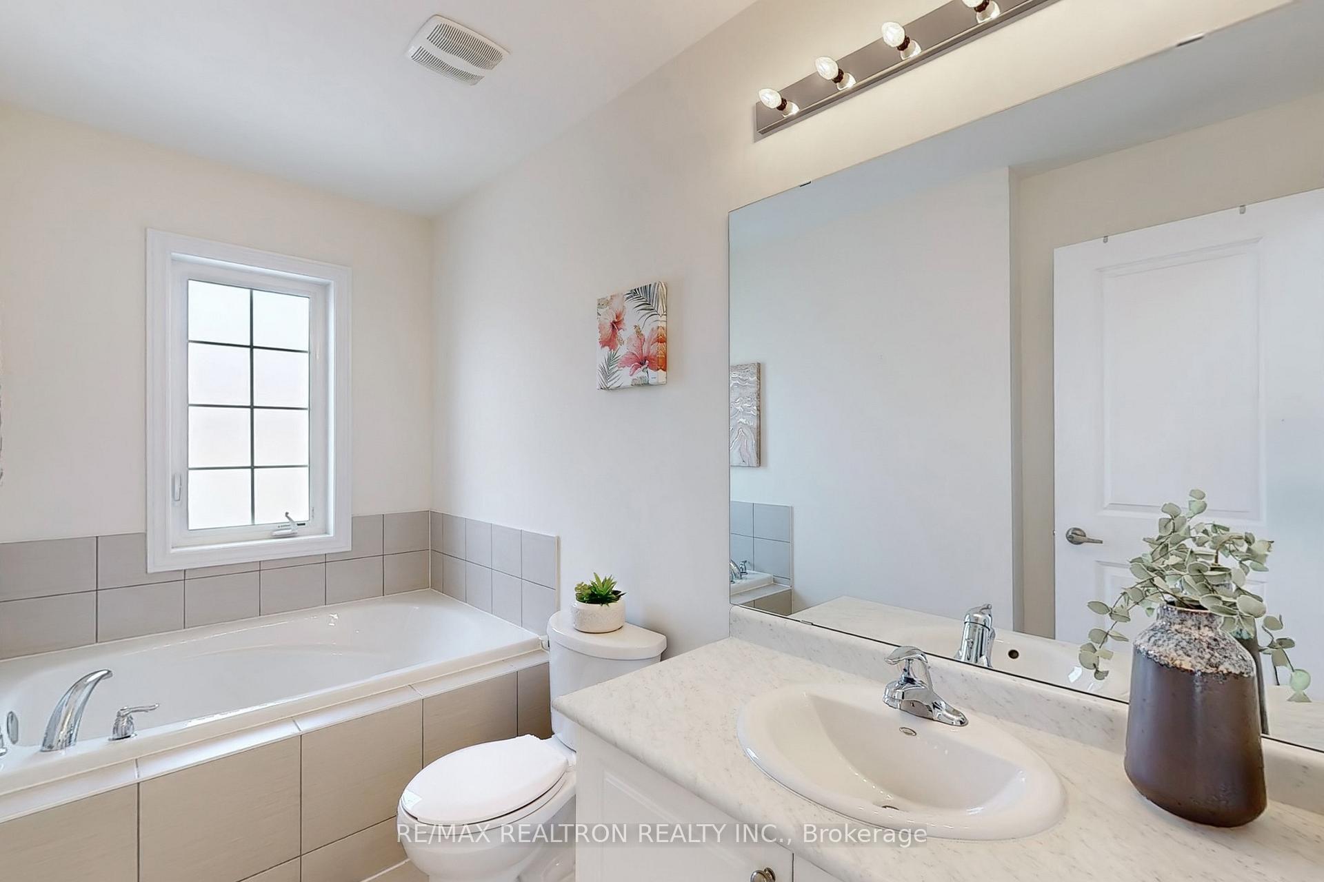 Photo 13 of 189 Rustle Woods Avenue, Markham, Cornell — HOMEH