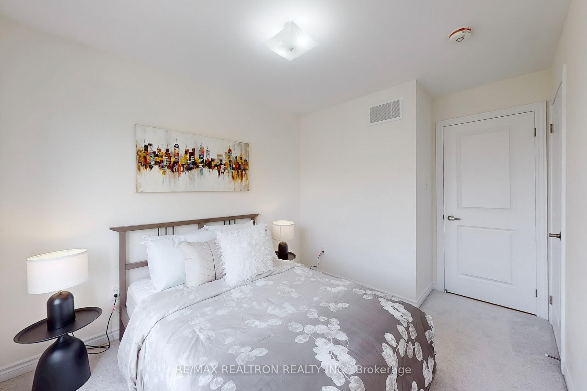 Photo 11 of 189 Rustle Woods Avenue, Markham, Cornell — HOMEH
